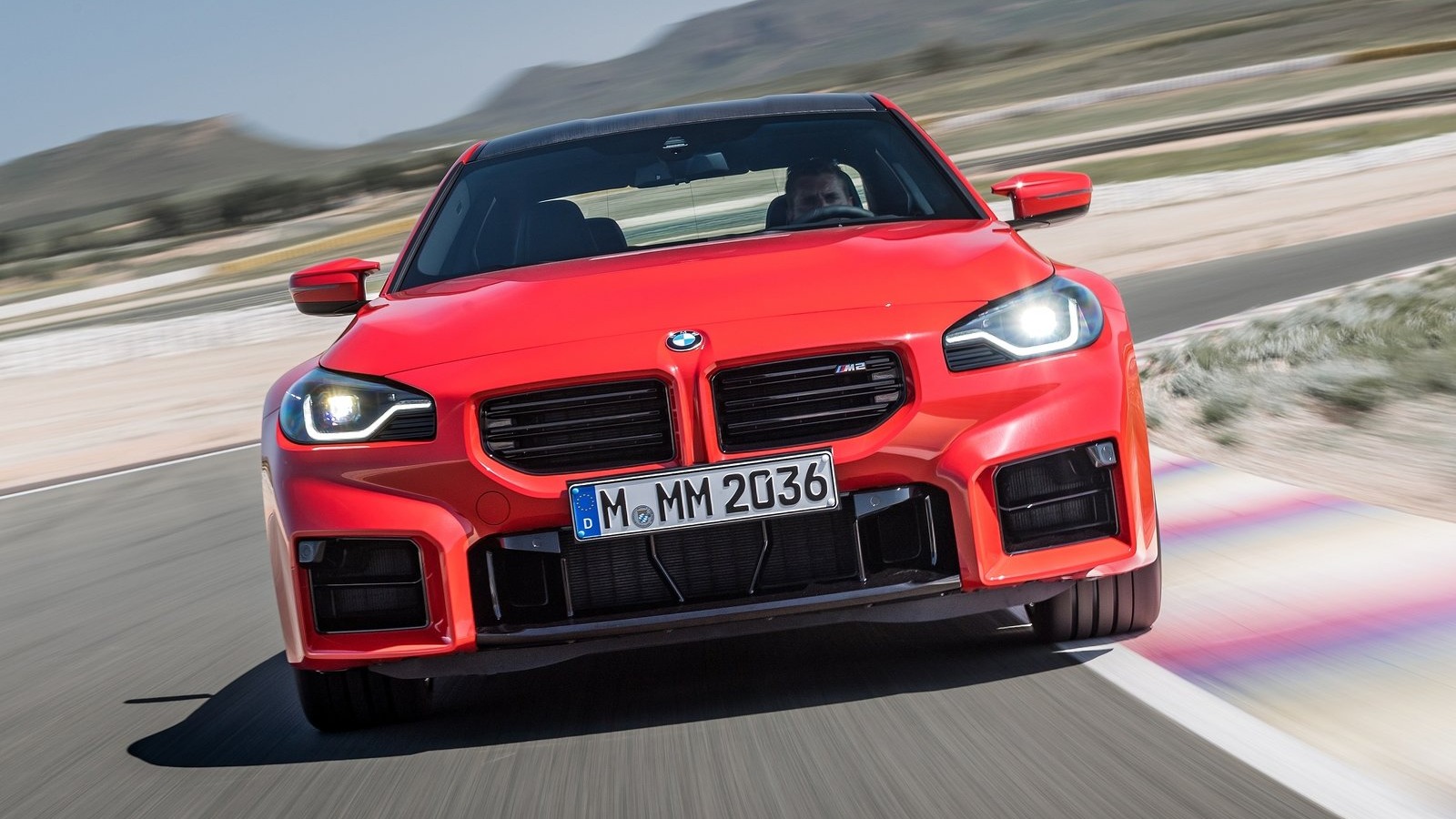 Aggressive og boksete inntak.