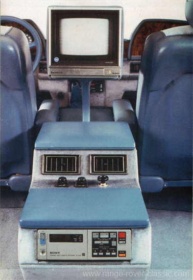 TV og kjøleboks for passasjerene 
