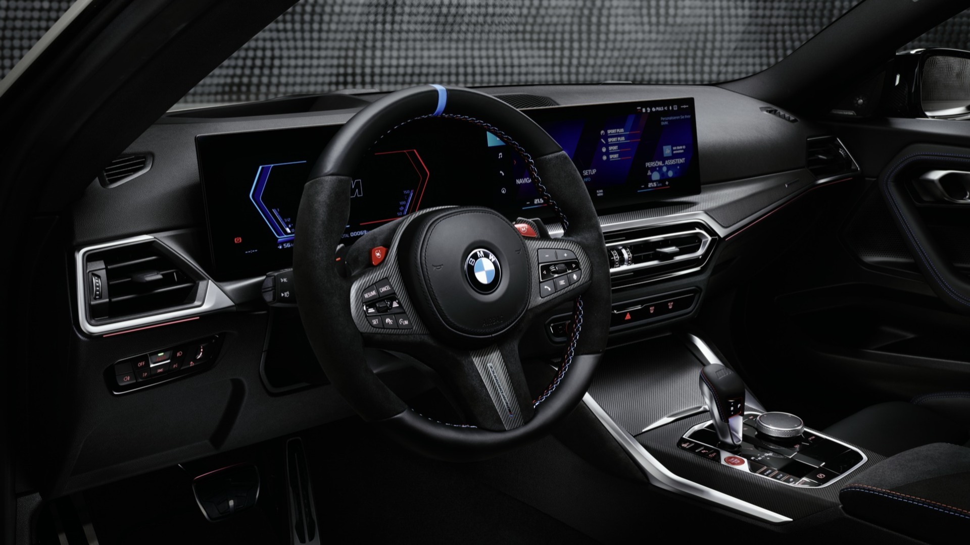 Alt fra ratt til armlene kan oppgraderes.