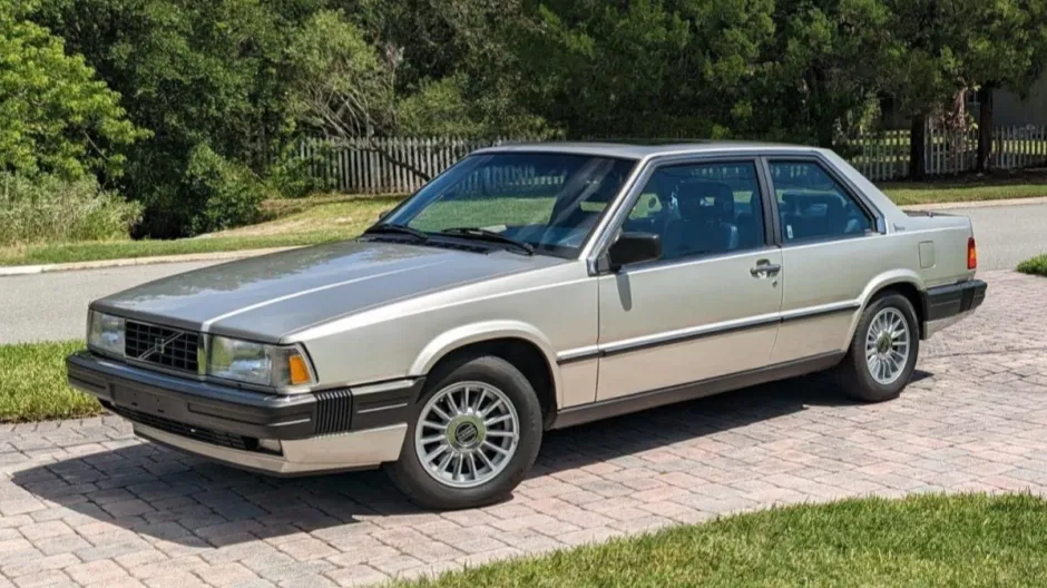 Italienerne laget en flott coupe ut av Volvos 7-serie