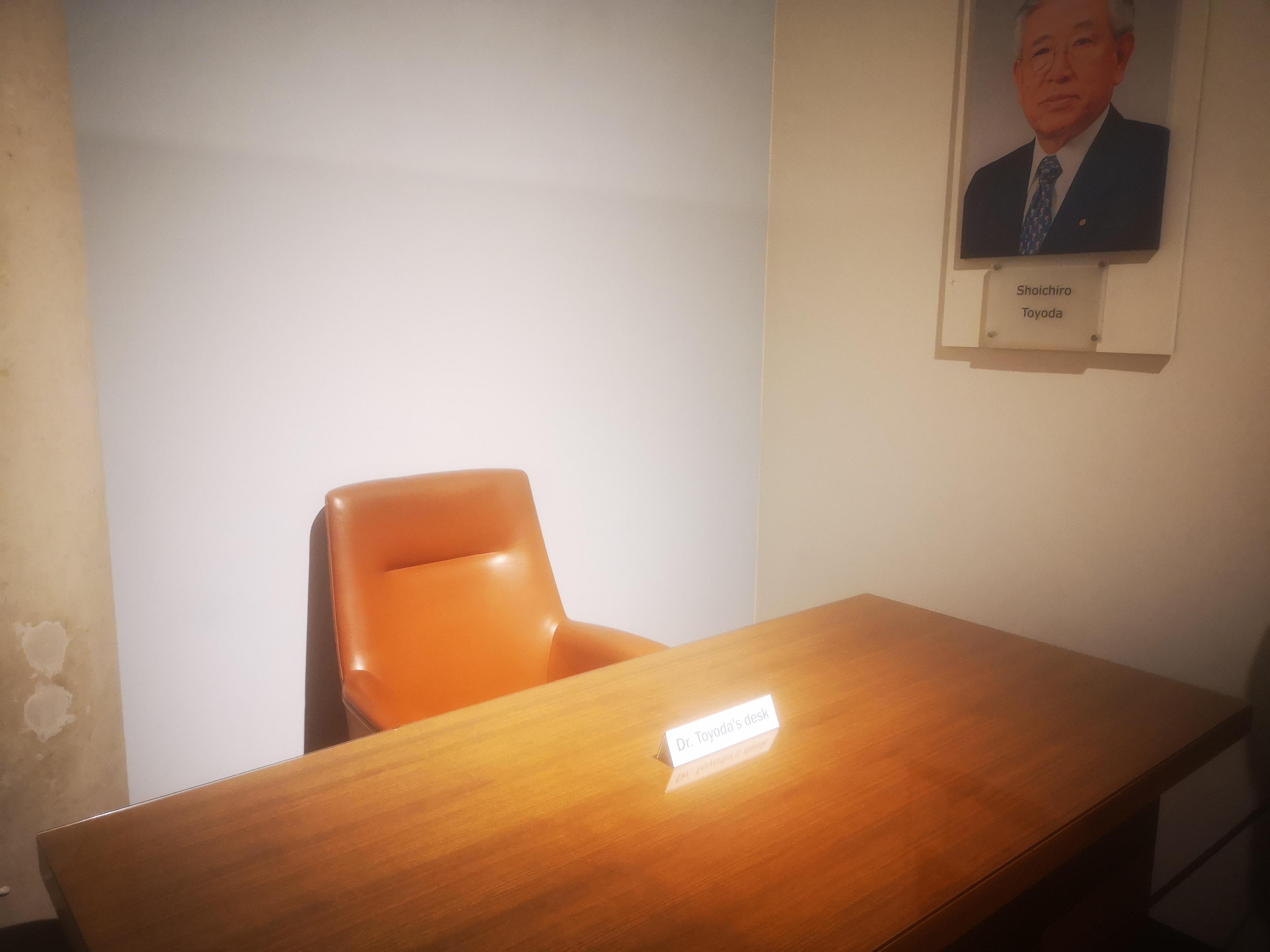 Dr Toyoda skrivebord