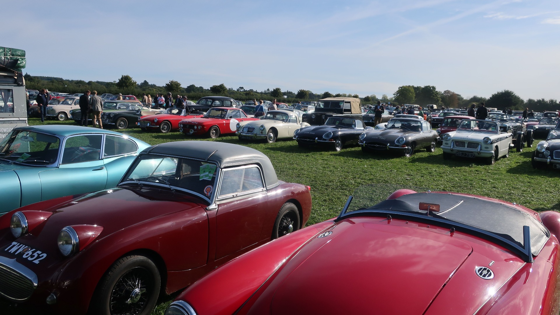 Parkeringen utenfor er et skue i seg selv.