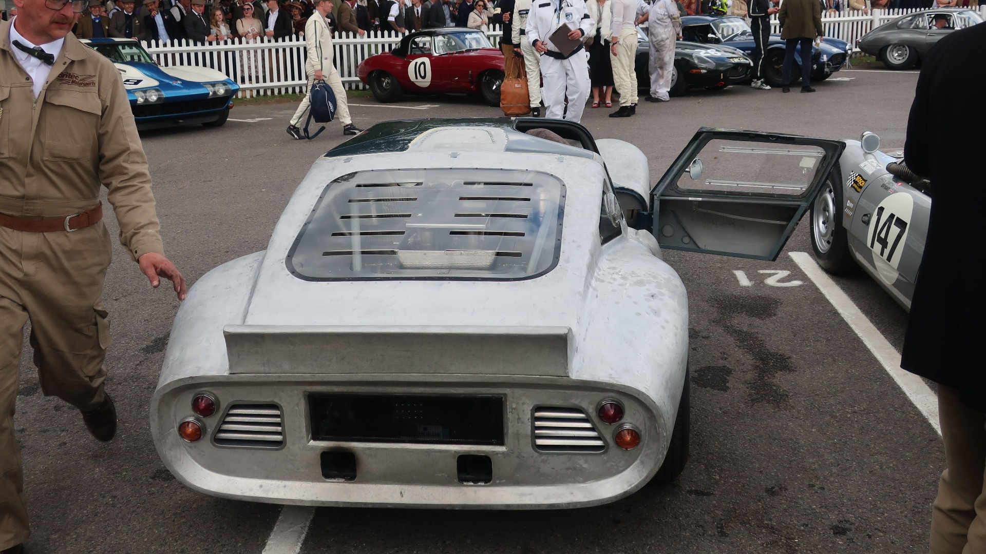 Førerne gjør seg klar til løpsstart.