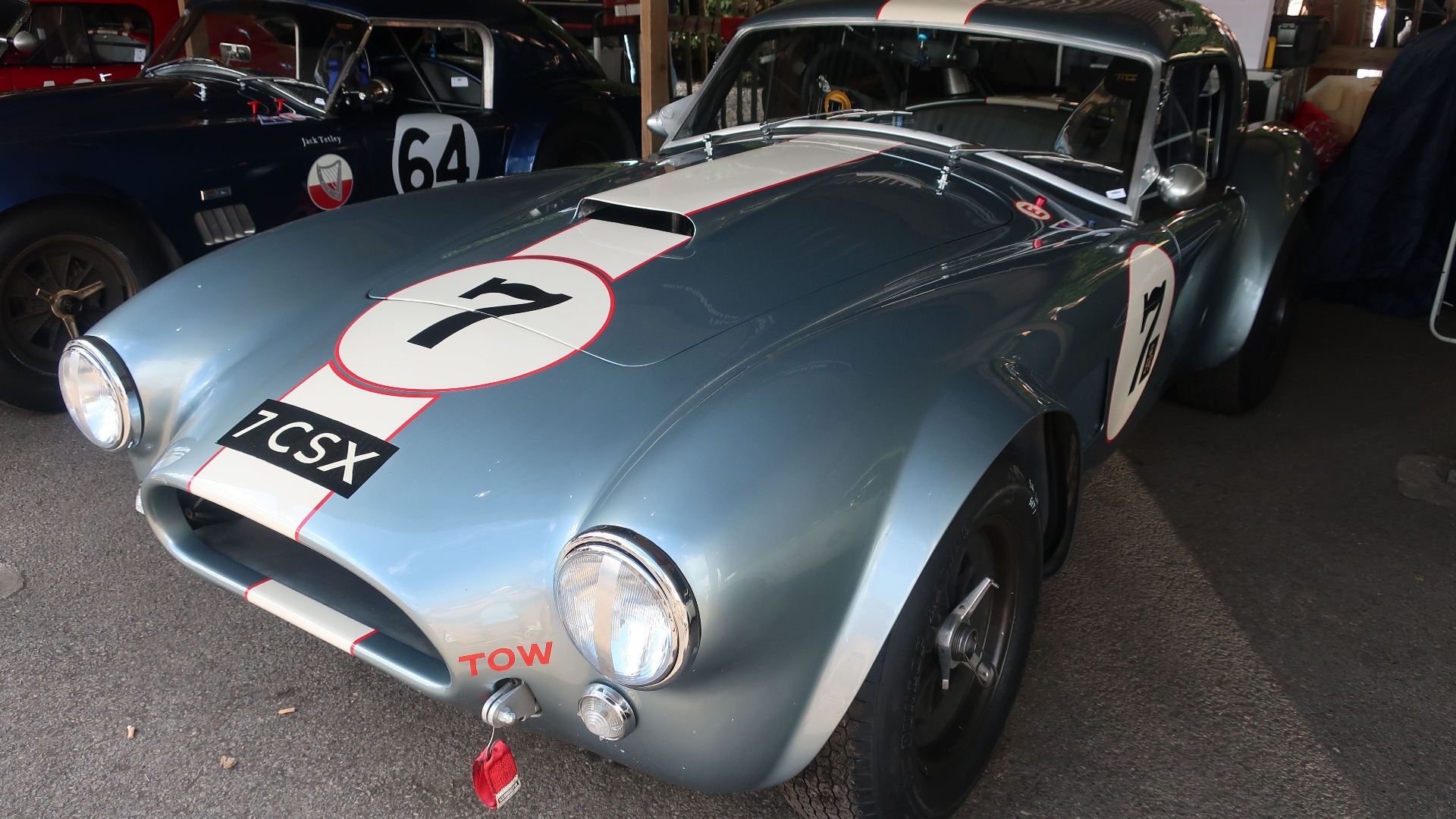 Originale AC Cobraer er det mer enn nok av.