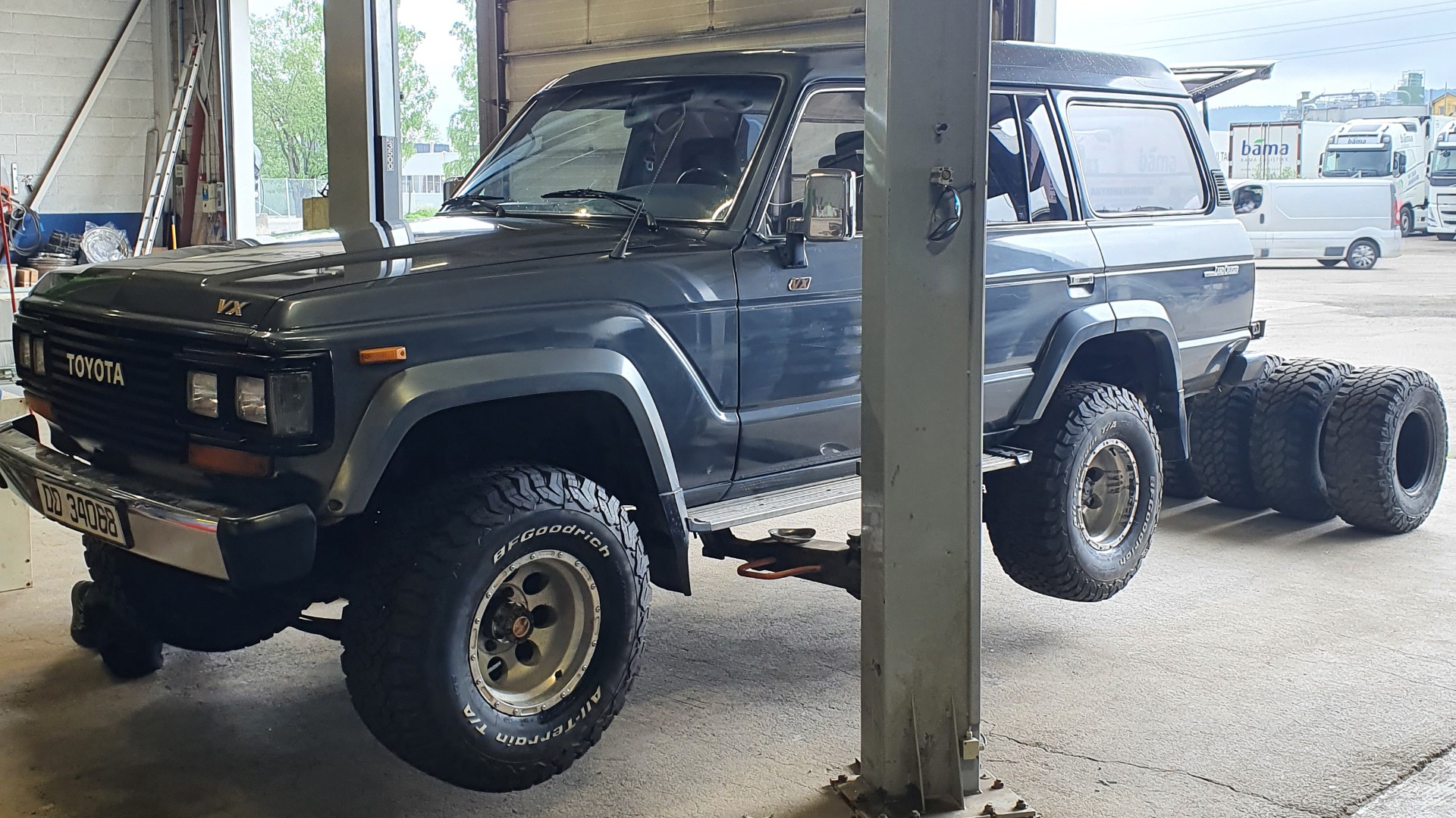 Dekkskifte på gang.