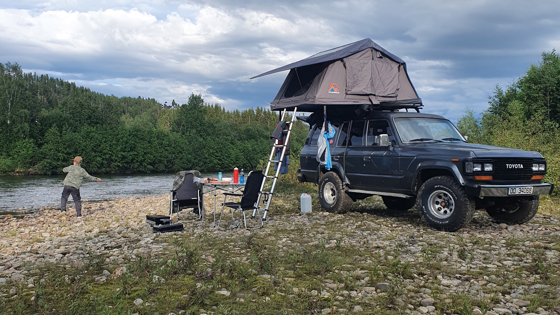 Beliggenhet nære et fiskevann? Ingen problem om du eier en Land Cruiser!