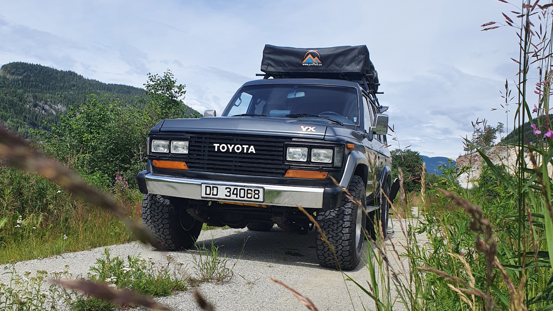 Even med sin flotte Land Cruiser på tur.