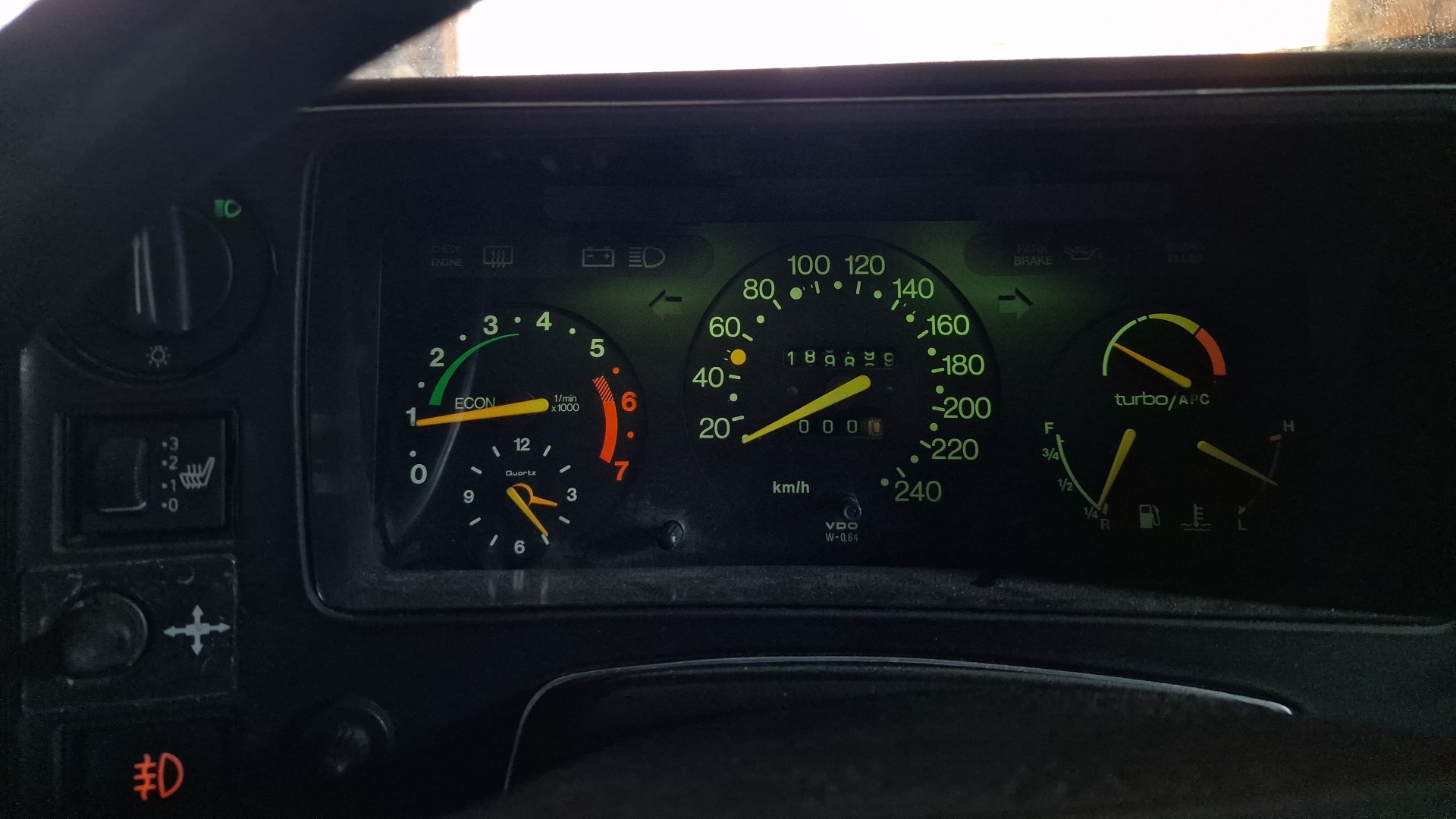 Ny dash, med shift lights levert original!