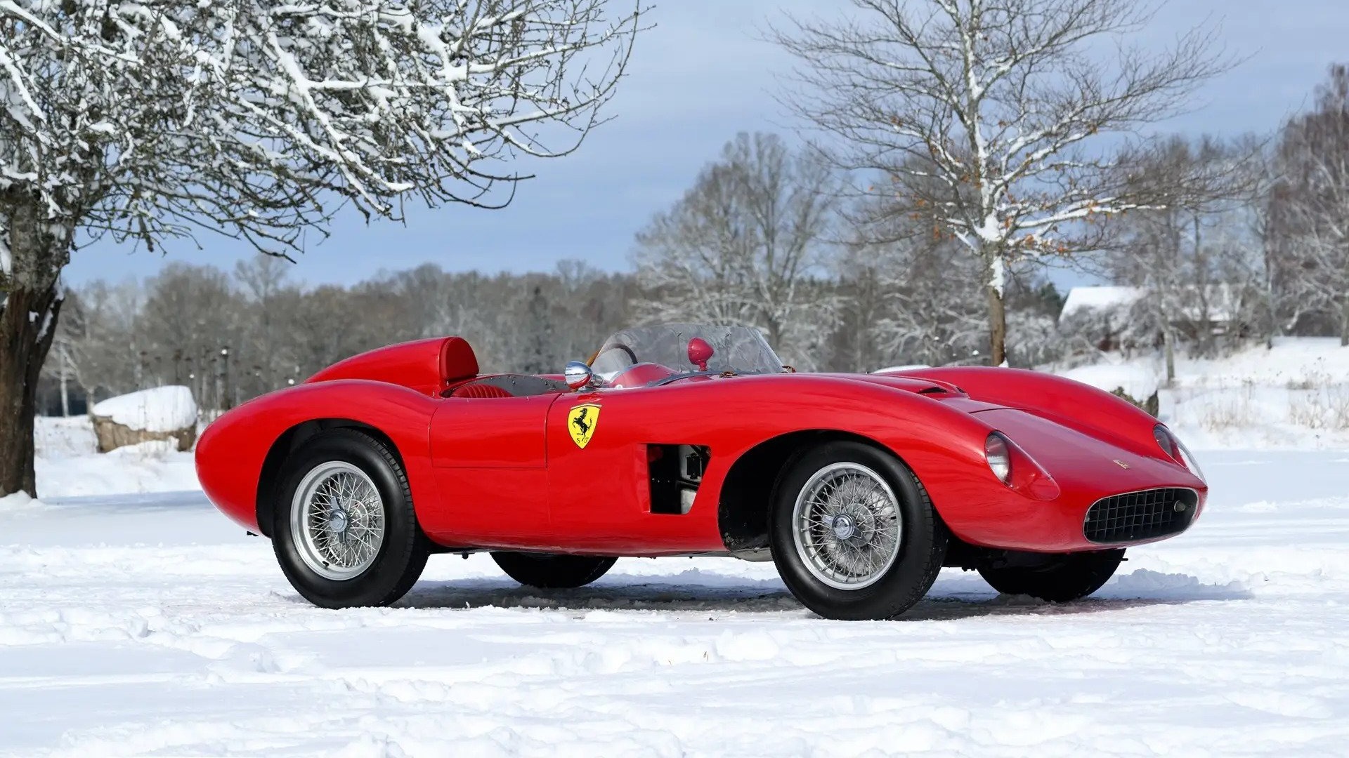 Ferrarien fotografert i Sverige til auksjonskatalogen, før den ble sendt til Techno Classica.