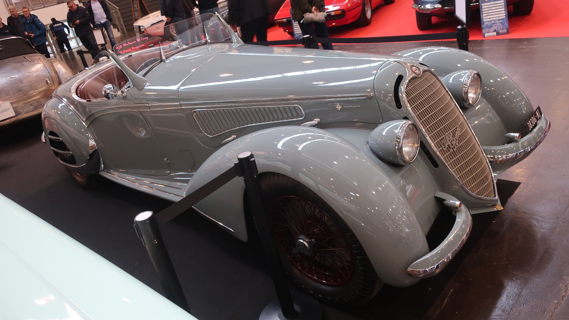 En 1938 Alfa Romeo 8C Lungo replika bygget av Pur Sang.