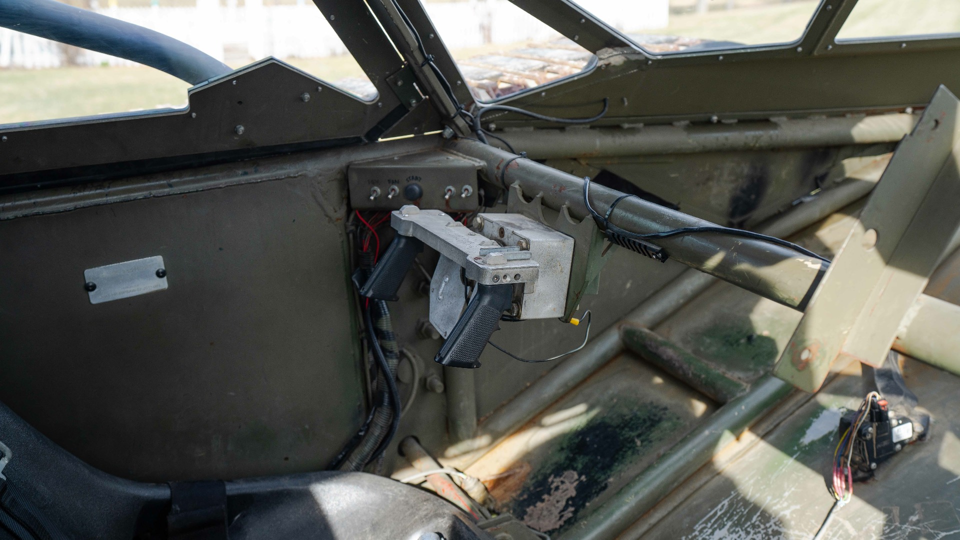 Med beltedrift er det selvsagt ikke et vanlig ratt man finner på førerplass.