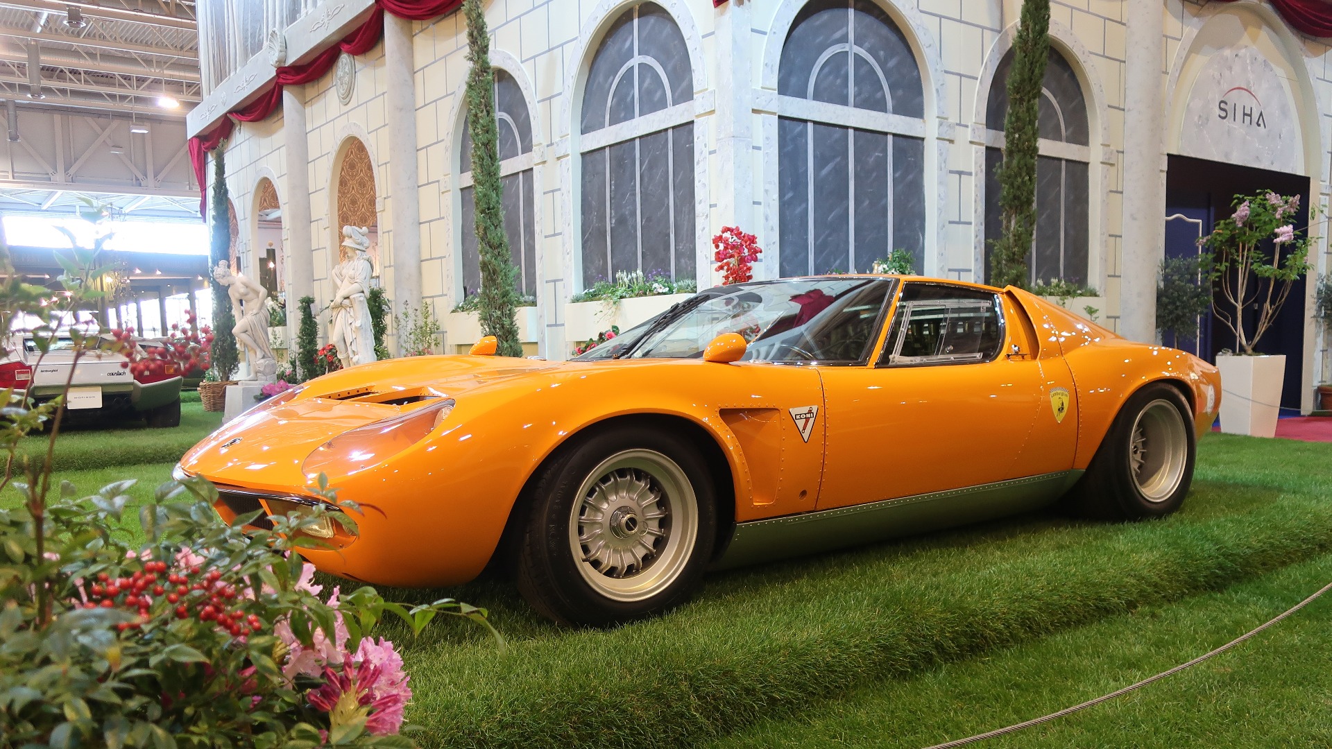 Arrangørene hadde laget en egen Lamborghini-stand for å feire merkets 60-års jubileum, hvor blant annet denne fantastiske Miura Jota tribute-bilen stod.