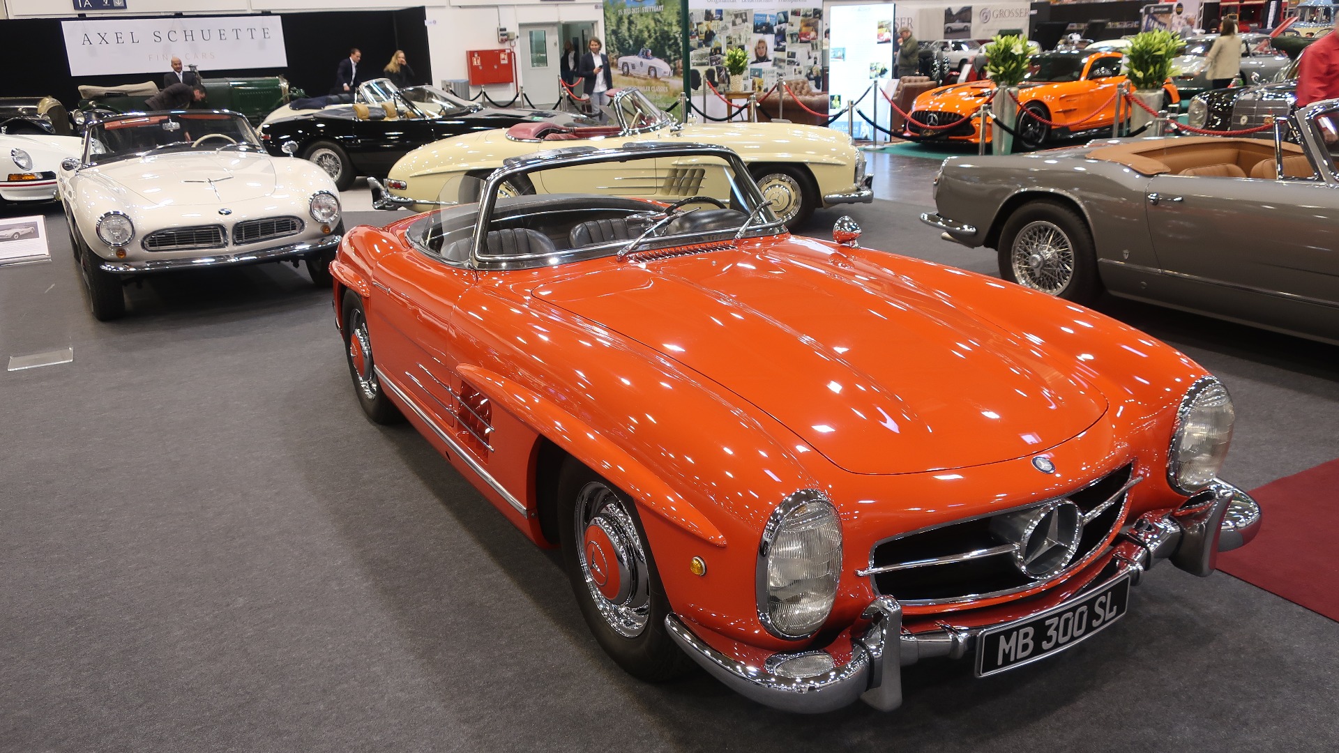 BMW 507 og Mercedes-Benz 300 SL Roadster. To av femtitallets aller vakreste biler.