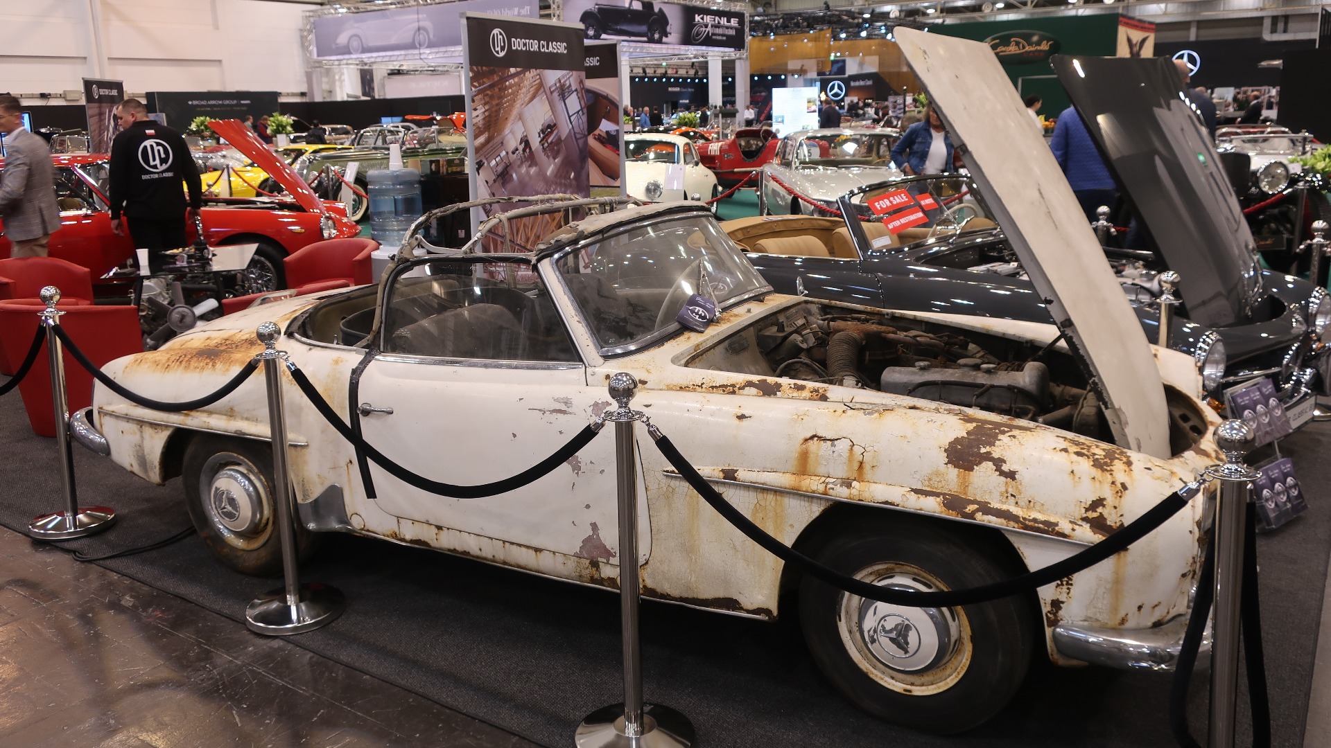 En ganske så rusten Mercedes-Benz 190 SL. Det vil koste penger å få denne i god stand, men samtidig er verdien såpass høy på bilen at det vil lønne seg.