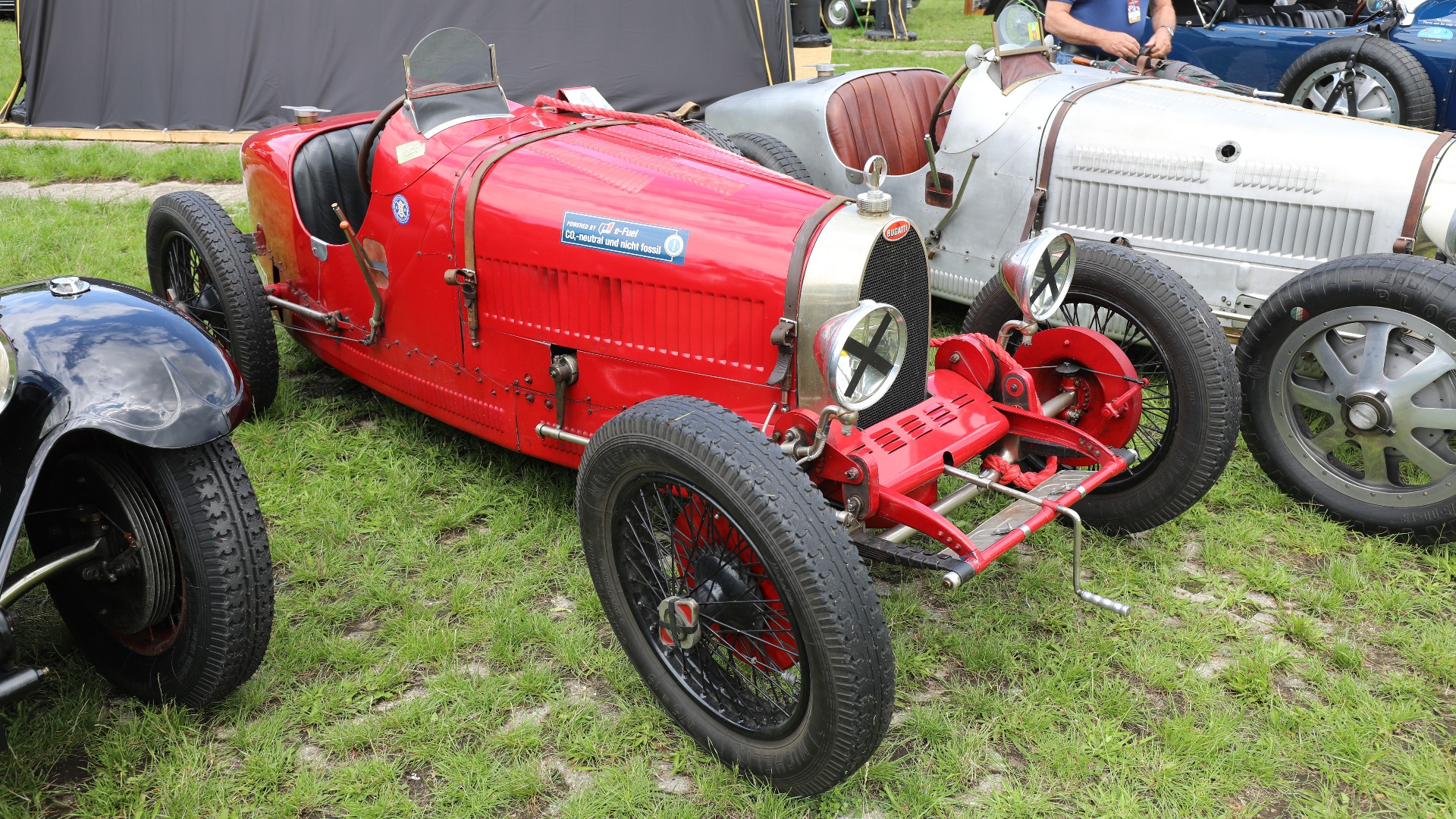Bugattiene fra 20-tallet kjørte på E-Fuel, et fint iniativ for å vise at våre klassikere kan kjøre på miljøvennlig drivstoff.