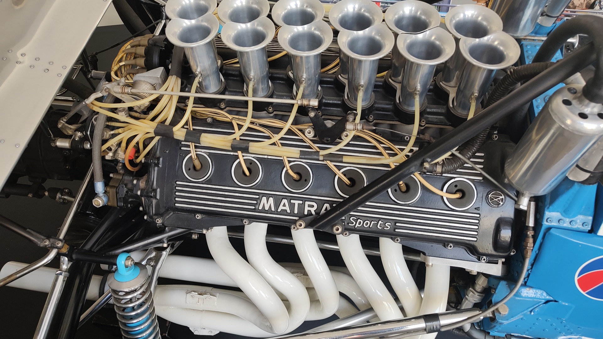 Matra var i sin tid i racing mest kjent for vellyden fra sine V12-motorer, som også så aldeles praktfullle ut rent visuelt.