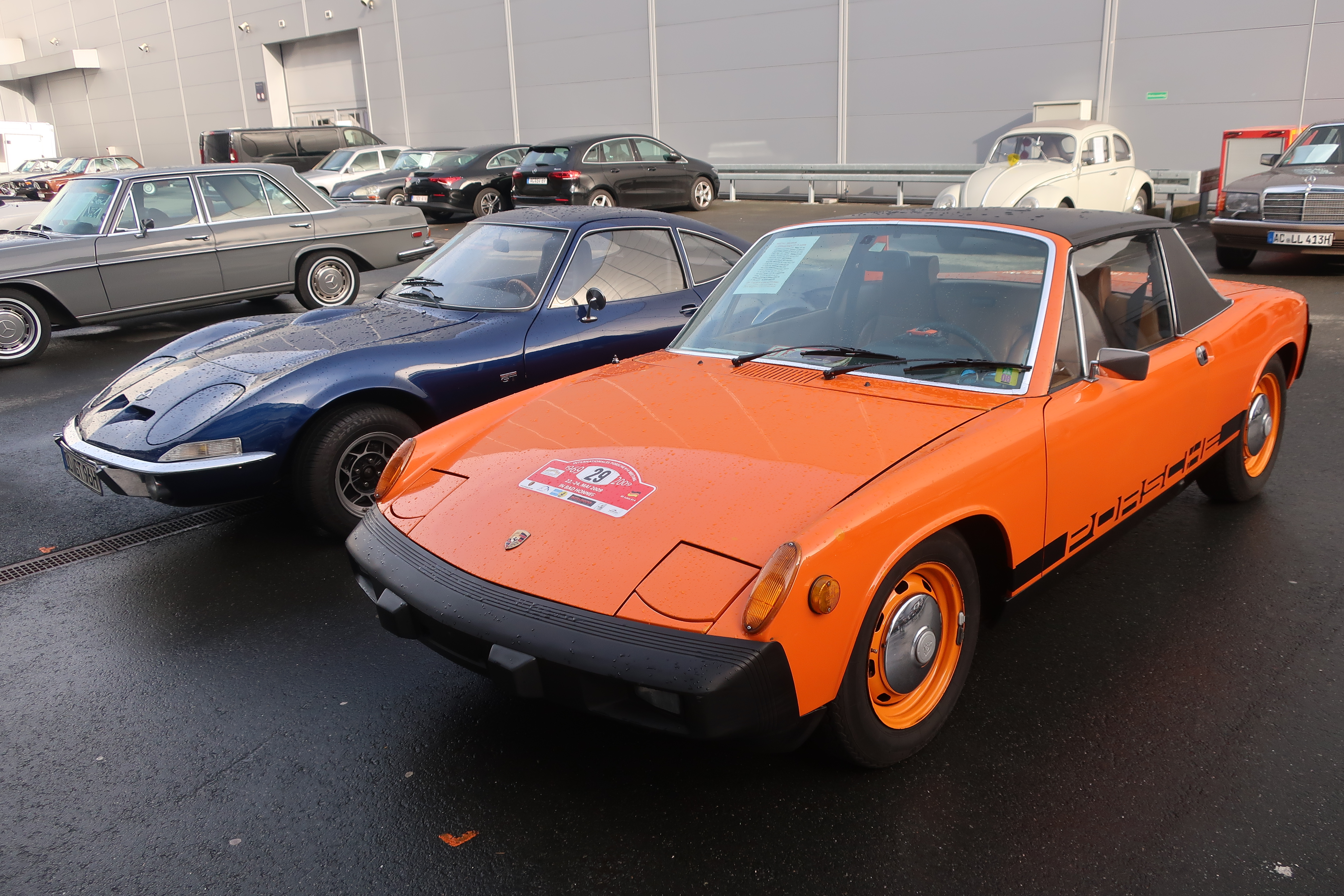 To av de tøffeste sportsbilene fra Tyskland på tidlig 70-tall Opel GT og Porsche 914. Opelen til salgs for 17.900 Euro, Porschen (2-liters firer) til salgs for 27.500 Euro.