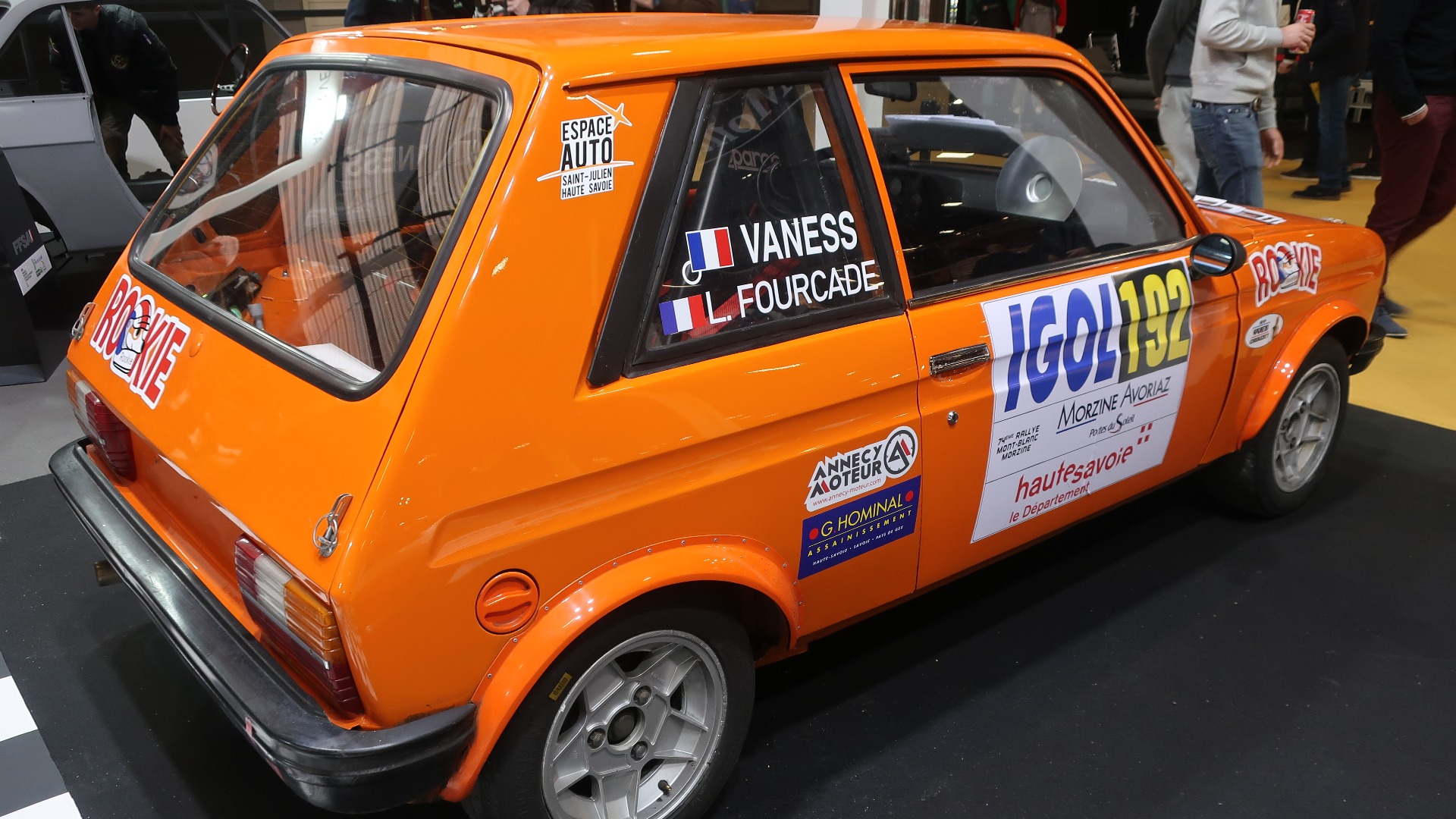 Peugeot 104 Coupe ser riktig så tøff ut i rallystuk.