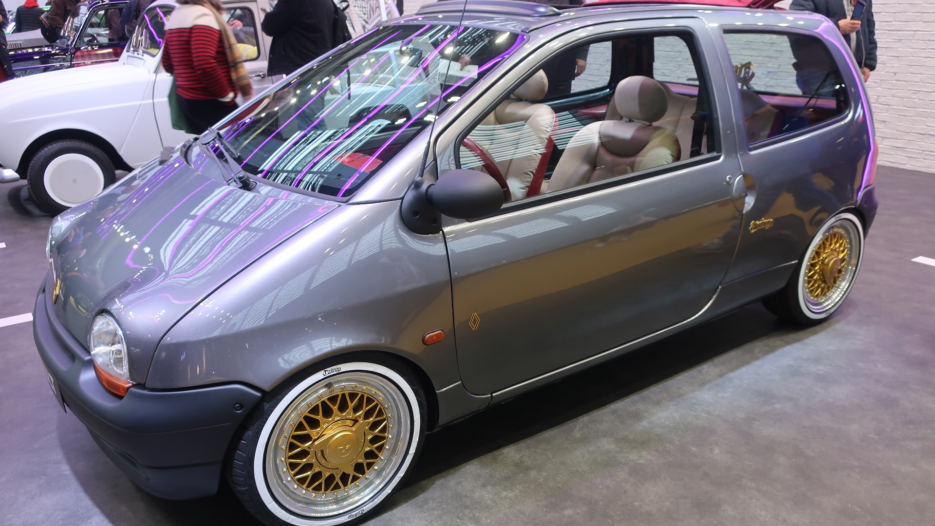 Twingo i beste Pimp my ride ånd. Twingo kler alt.