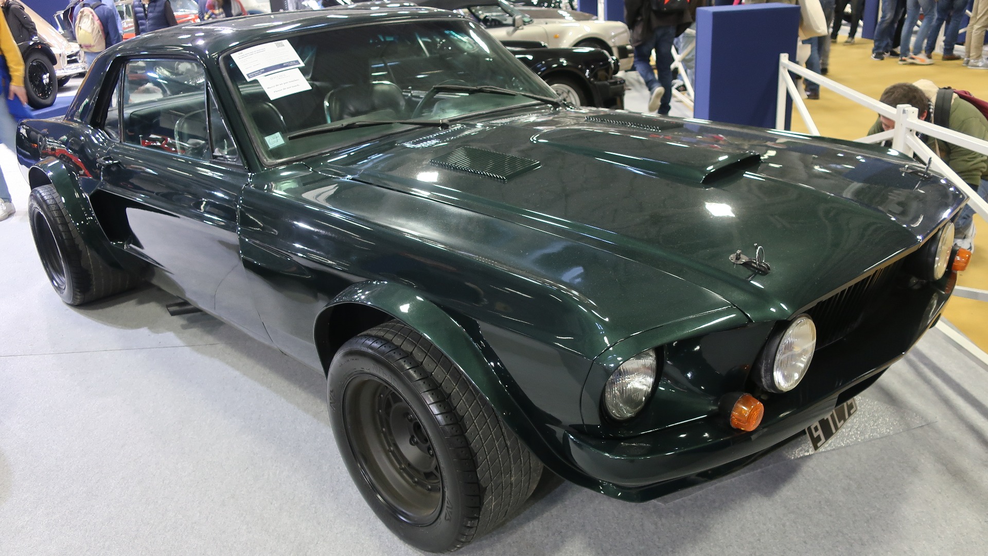 Hovedbilde Bilen som den stod i all sin prakt på standen til Artcurial på Retromobile.