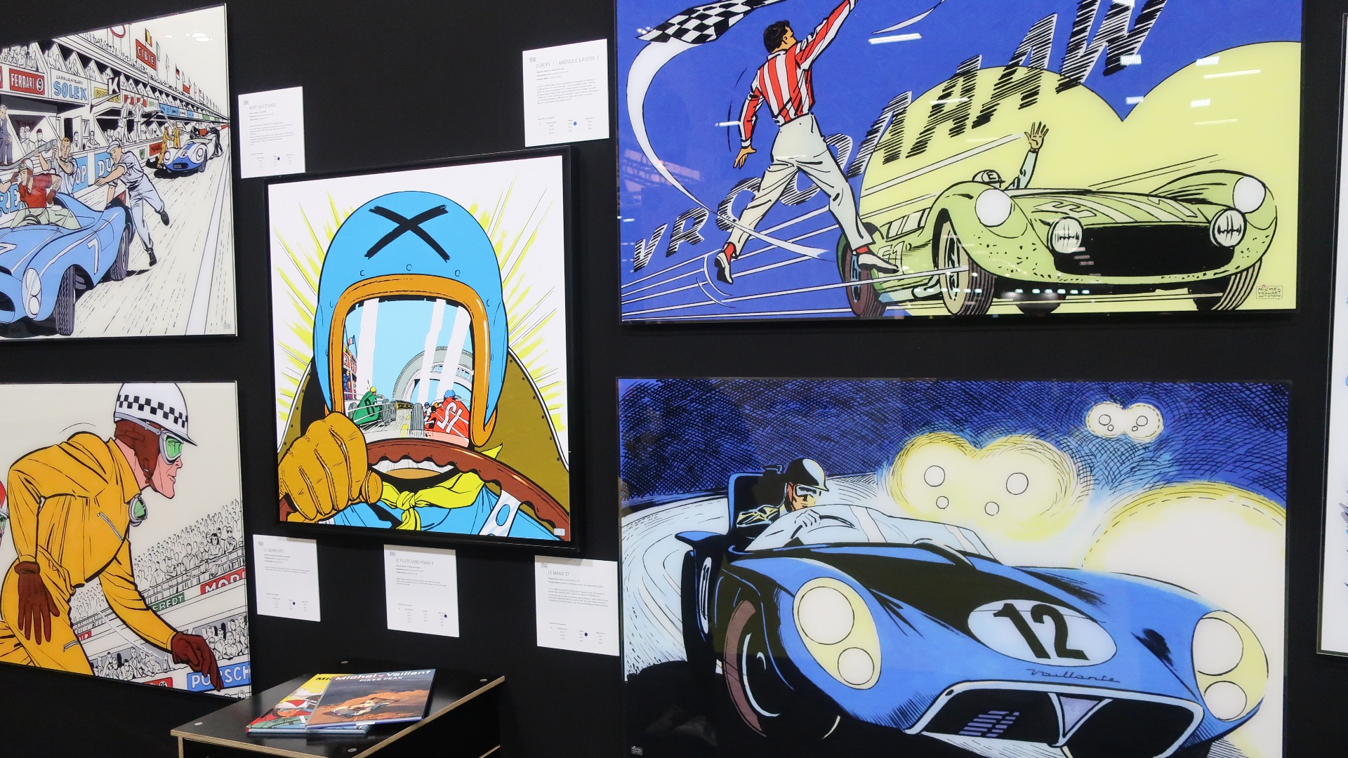 Det er masse bilrelatert kunst å finne på Retromobile, her et lite utvalg kunsttrykk med Michel Vaillant (Mark Breton på norsk i tegneseriebladet Tempo for de som husker det).