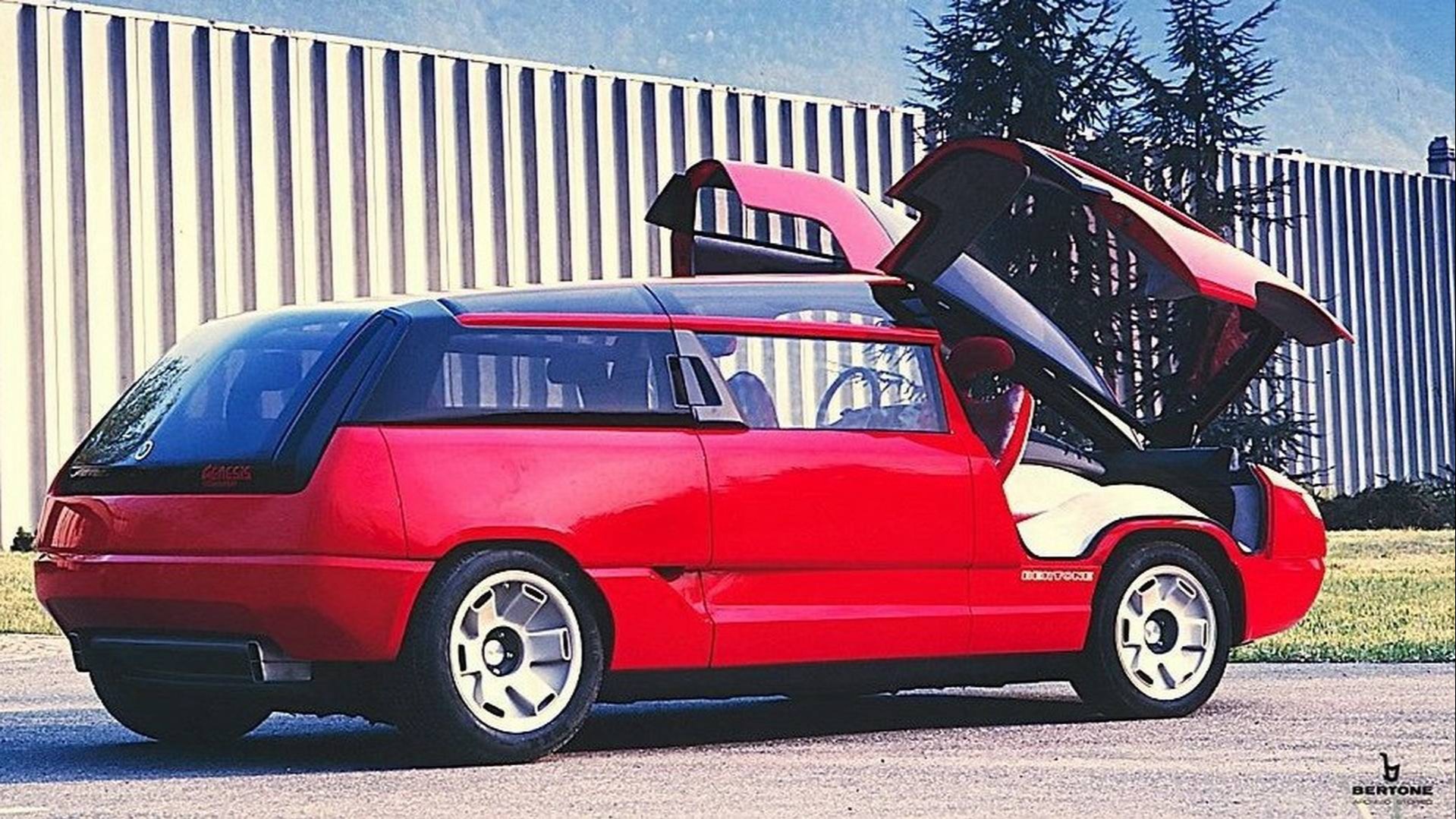 Den tøffeste minivan verden hadde sett da den ble avduket i 1988.