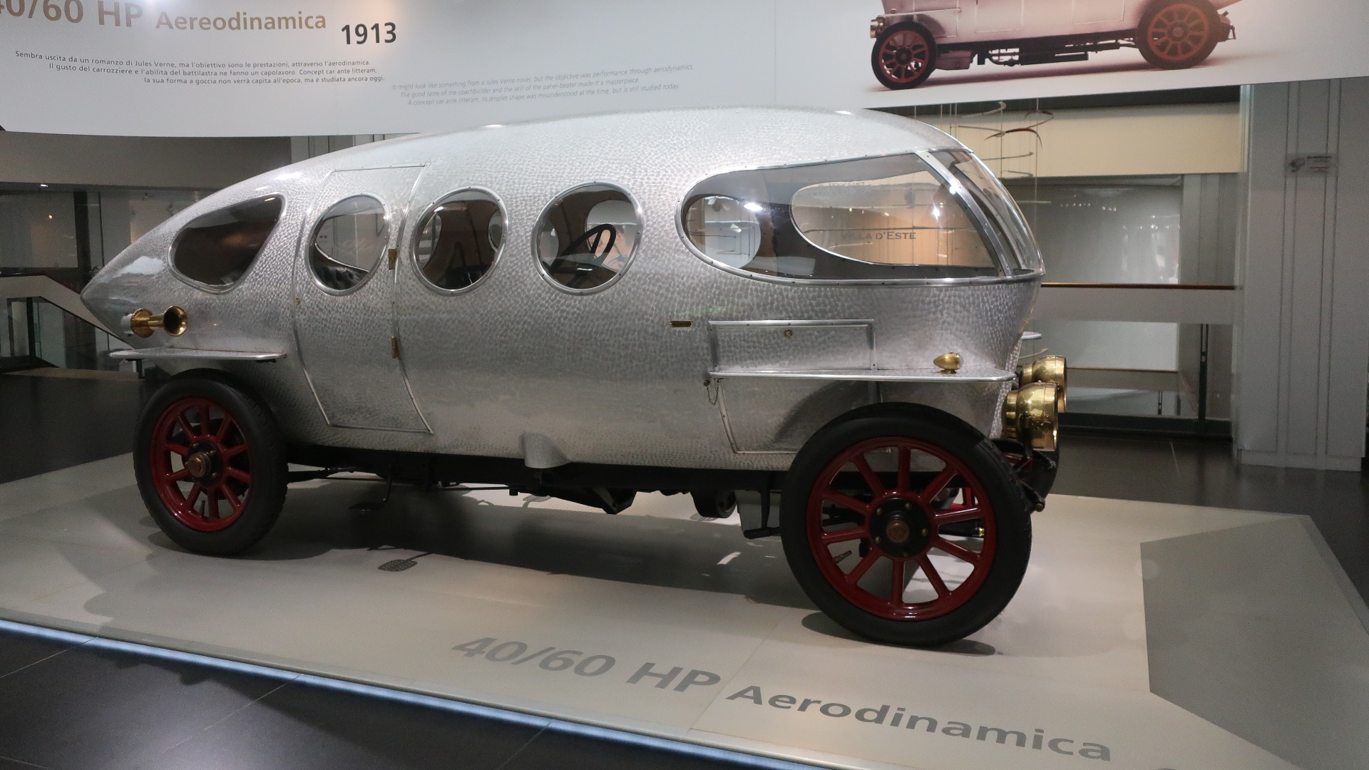Den fantastiske Aerodinamica fra 1913, som opprinnelig gikk tapt, men som Alfa Romeo fikk gjenskapt for museet.
