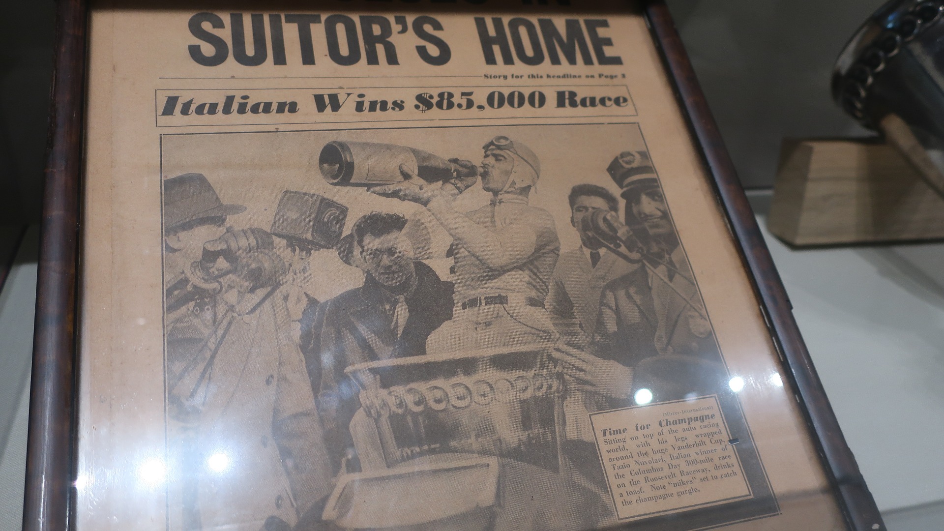 Nuvolari tok turen til det prestisjetunge Vanderbilt Cup løpet i USA, og der skrev avisene simpelthen Italian wins $85.000 race.