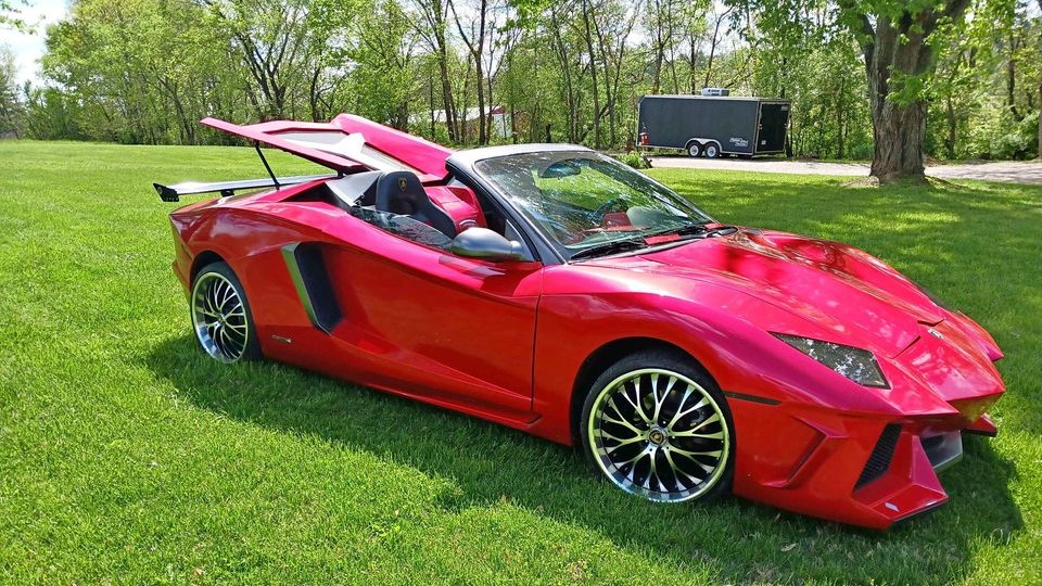 Lamborghini replika bygget på Pontiac GTO.