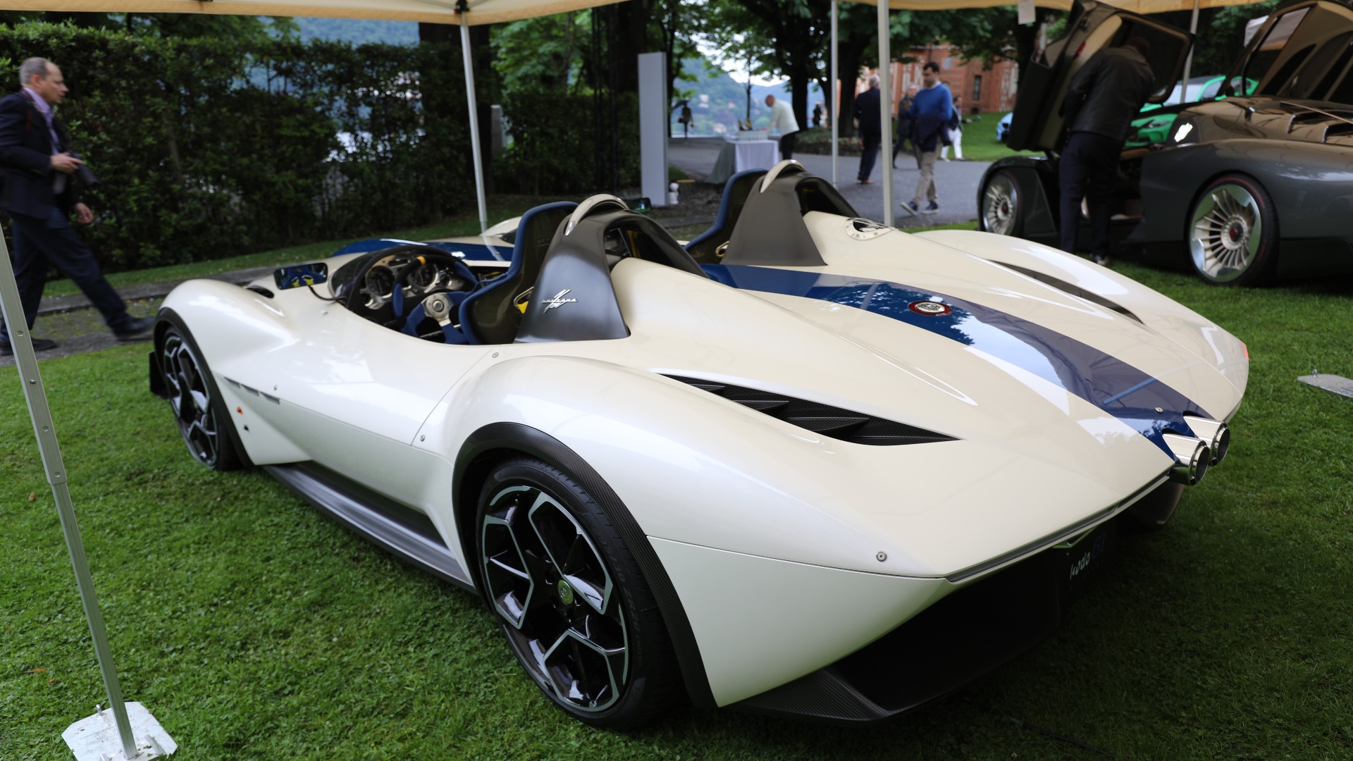 En bil som etter sigende skal bygges i en liten serie for heldige kjøpere.