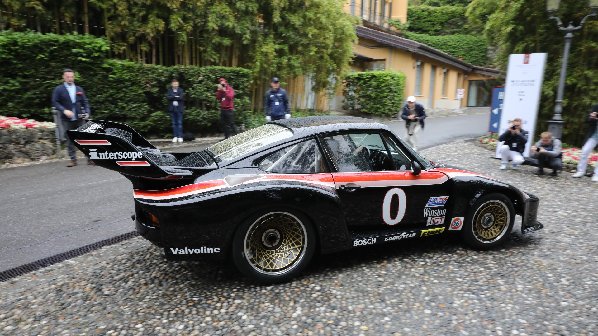 En 1979 Porsche 935 er ikke noe man vanligvis får se kjøre rundt i gatene.