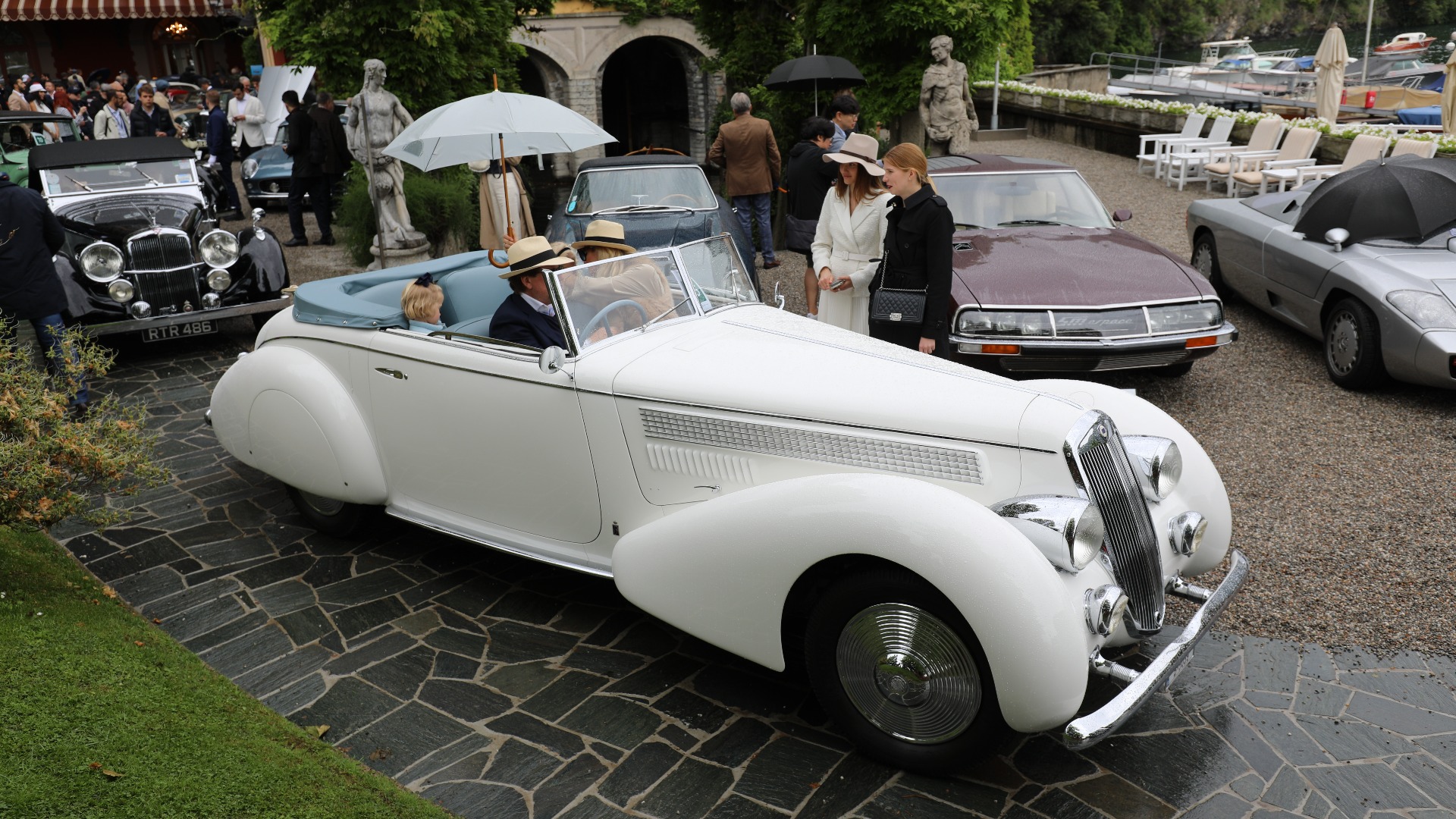 En aldeles praktfull 1937 Lancia Astura Stabilimenti Farina.