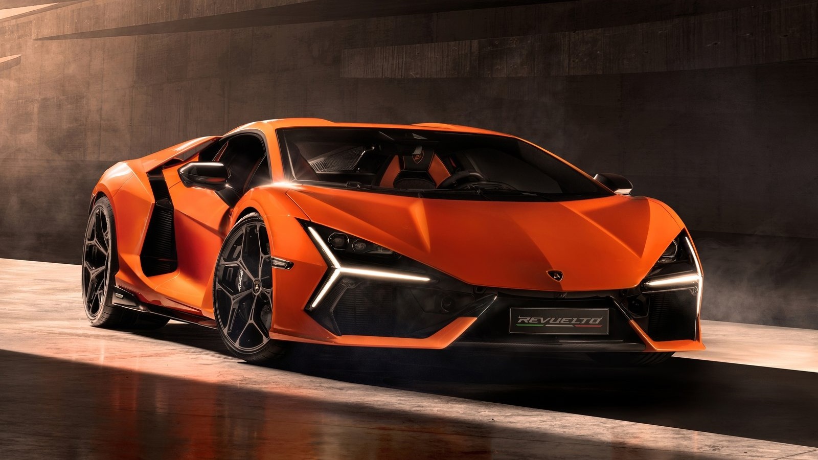 Designet er nytt, men man kjenner fort igjen at det er en Lamborghini.