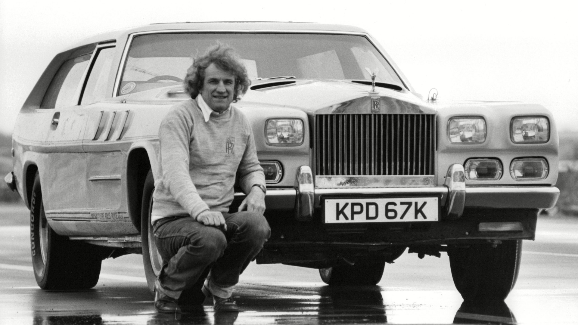 John Dodd foran Mk 2 versjonen av The Beast med Rolls-Royce grill.