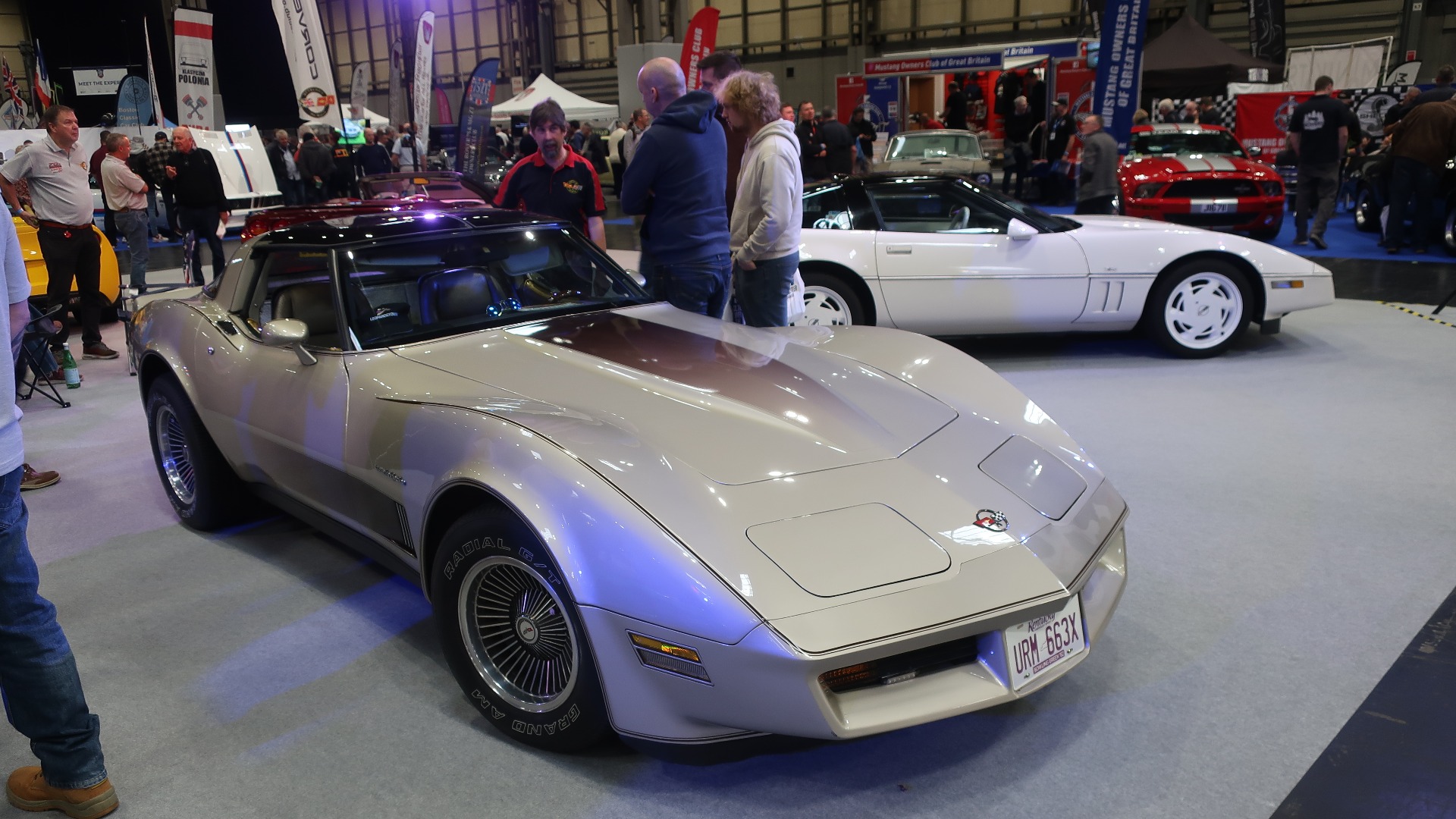 Corvette feirer 70 år, og det feiret Corvette-klubben med å ha alle åtte generasjoner av bilen på sin stand. 