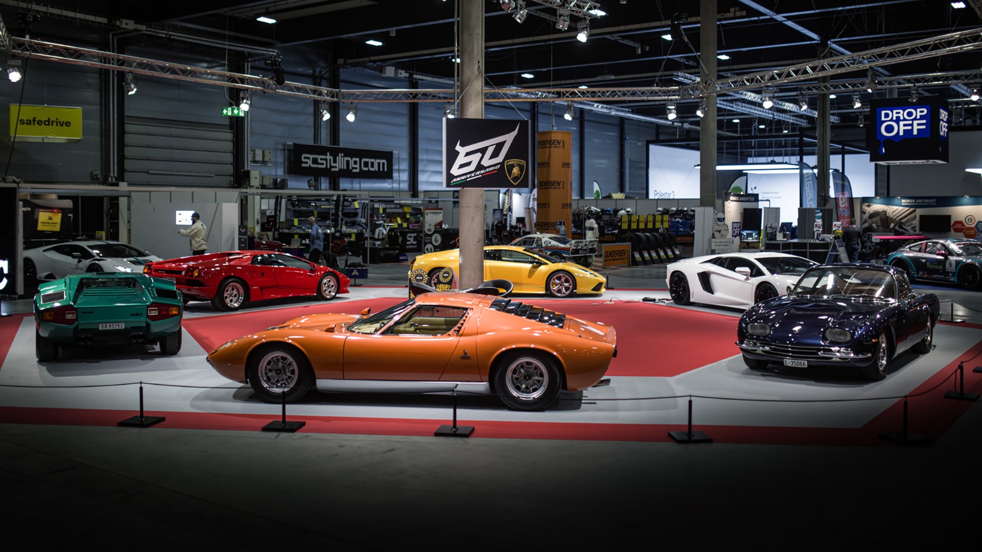 Lamborghini feirer 60 år med denne flotte standen.