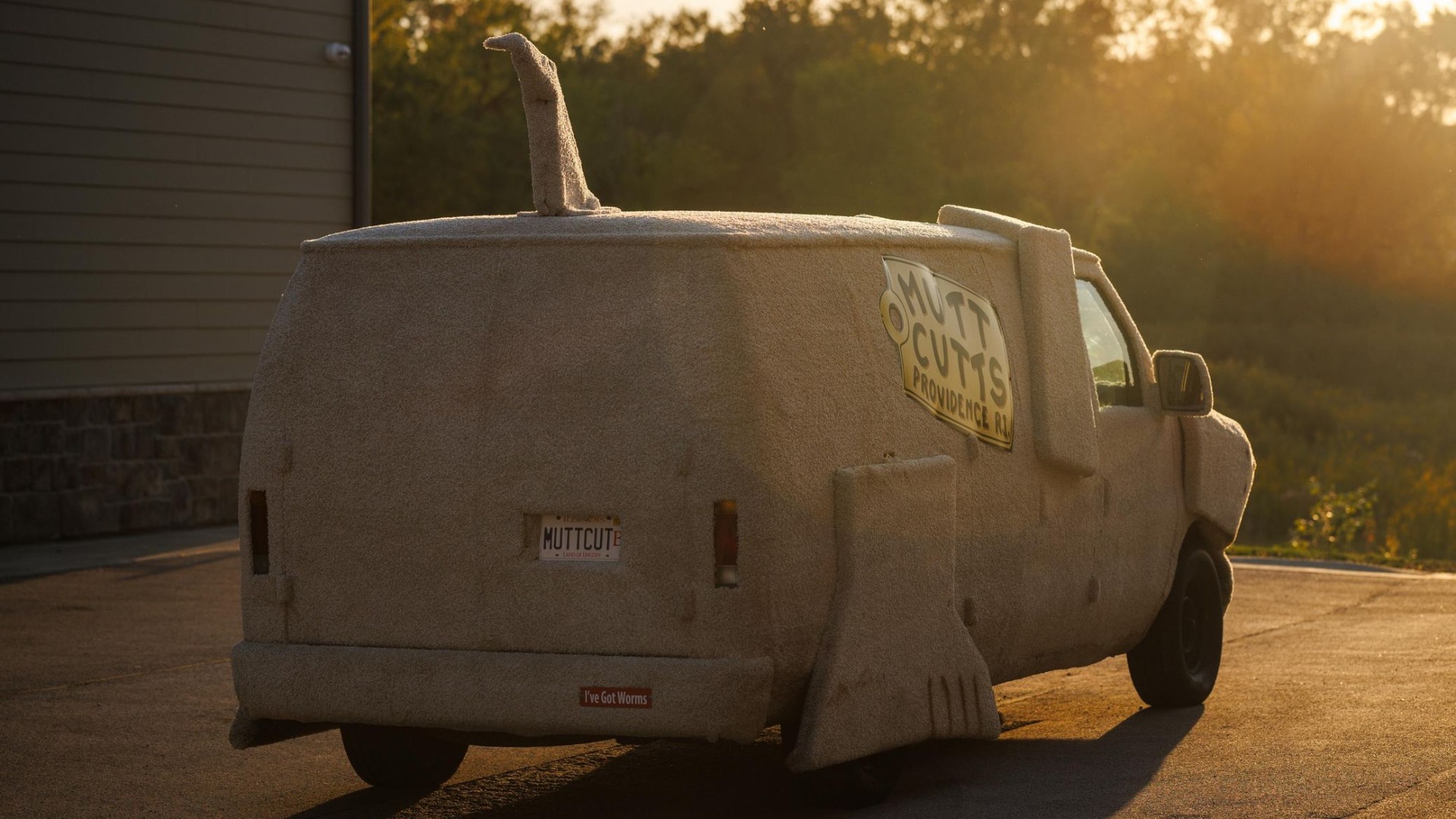 Labber og halefinne er selvfølgelig montert.