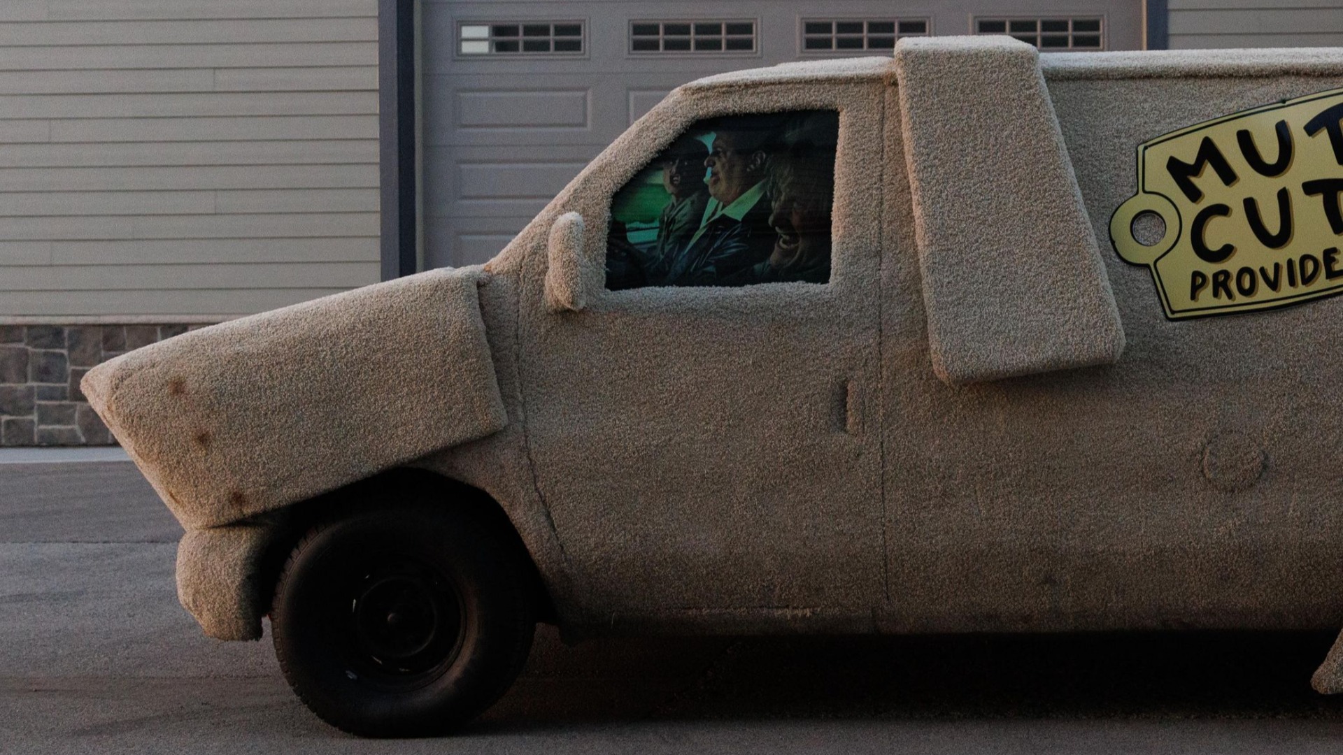 Her er bilen med vindusinnleggene som passer perfekt når bilen skal parkeres.