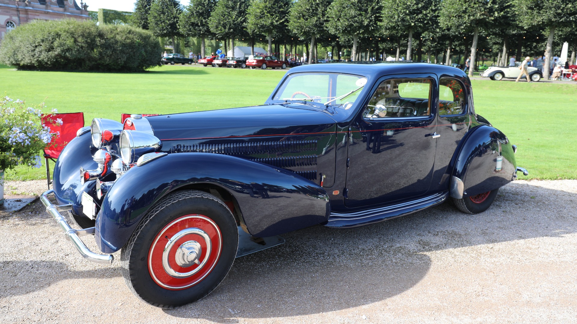 Nydelig 1936 Bugatti Type 57 Gangloff Coupe, som var en av flere flotte representanter for magiske Bugatti. 
