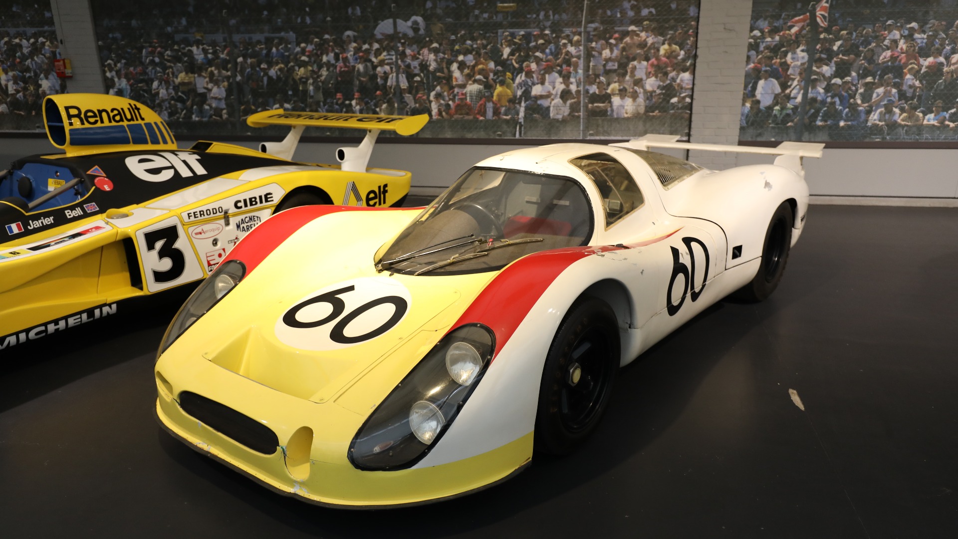 1968 Porsche 908 LH (Langheck) som kom inn på tredjeplass på Le Mans både i 1968 og i 1972. Akkurat denne bilen dukket også opp i filmen «Le Mans» (1971) med Steve McQueen i et lite glimt. 