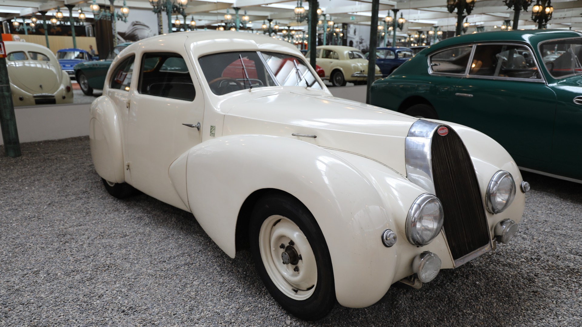 I 1947 presenterte Ettore Bugatti sin nye modell Type 73 som Bugattis comeback til bilproduksjon. Men manglende finanser og en fabrikk som var beslaglagt av den franske stat umuliggjorde prosjektet. 