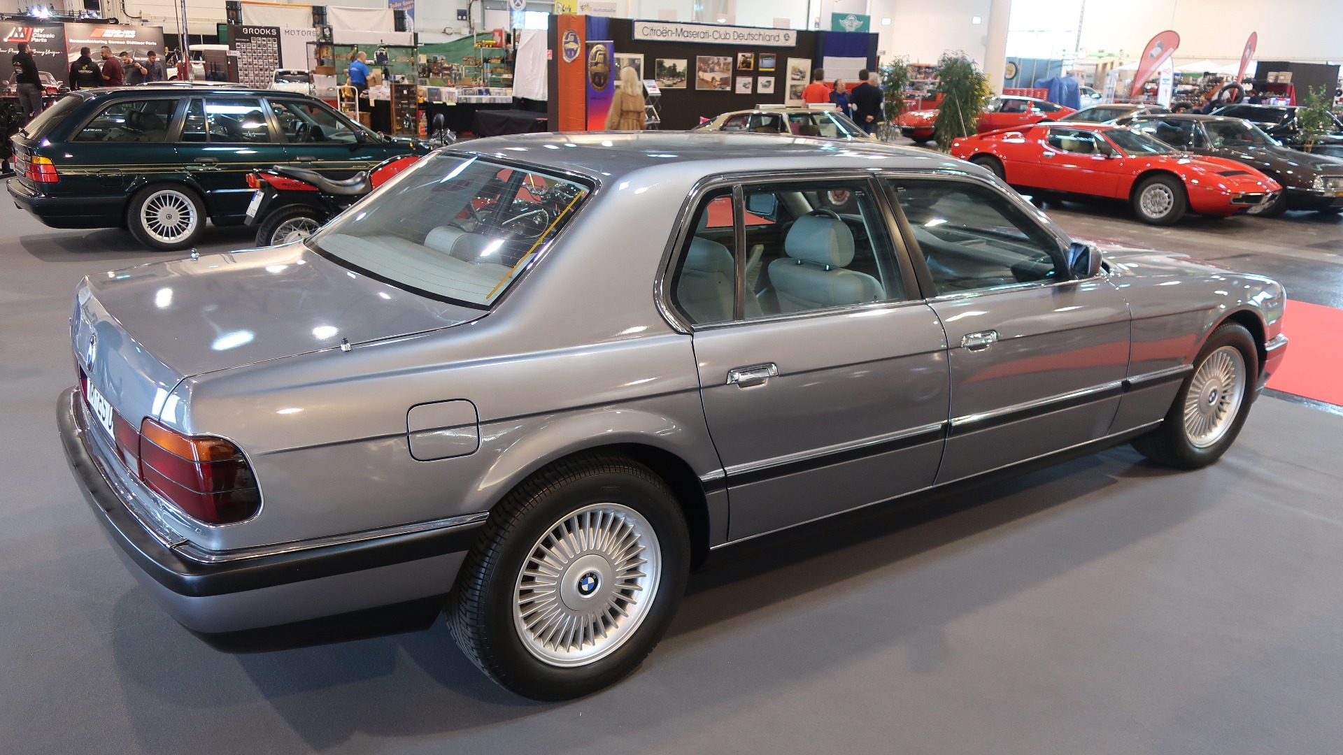 En mektig og voldsom bil på alle mulige måter.