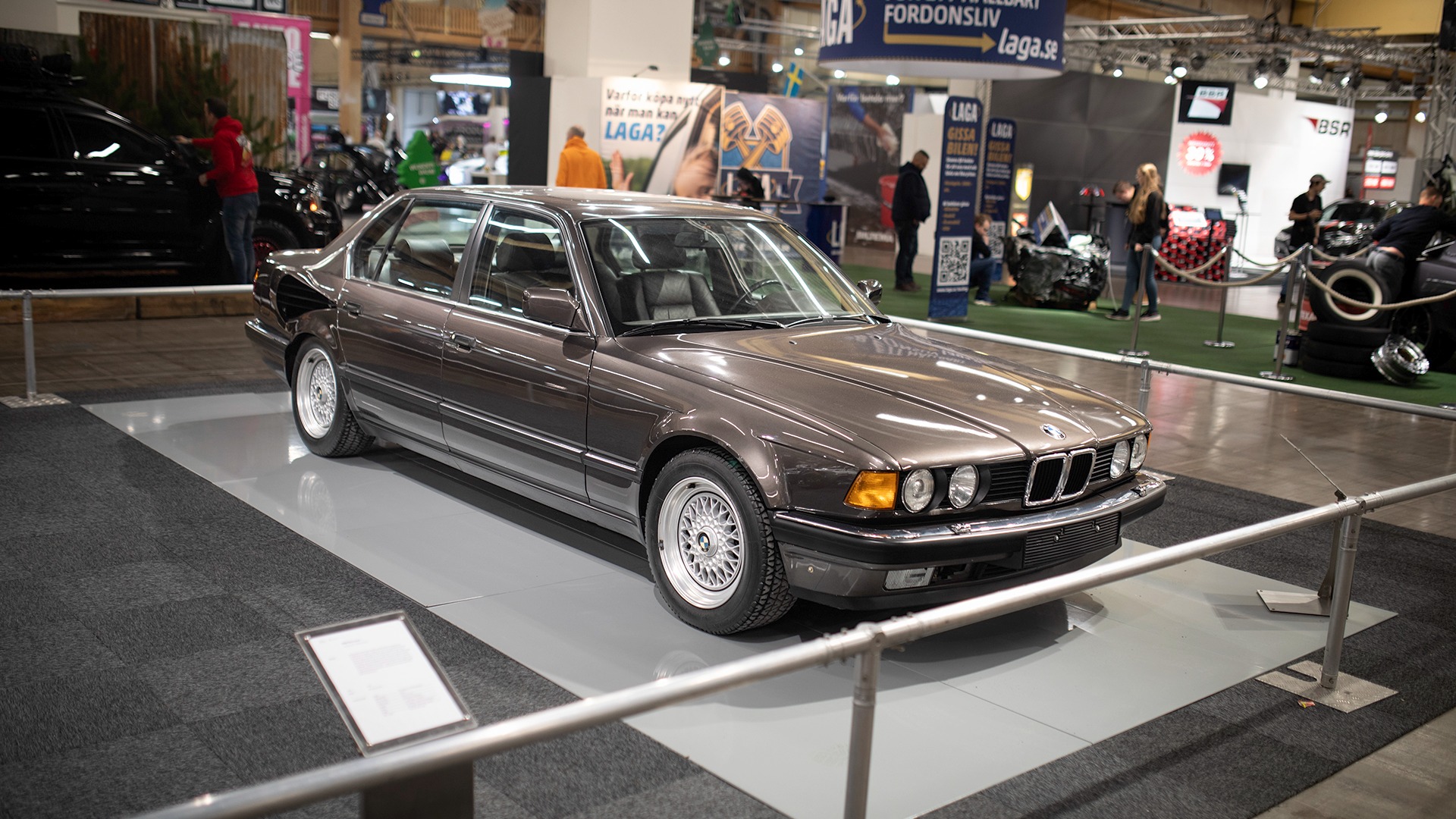 En av de sjeldneste bilene på hele messen. BMW hadde tatt med seg denne 7-serien som var bygget som et prøveprosjekt for en fremtidig bil med 16-sylindret motor. Bilen kom aldri i produksjon.