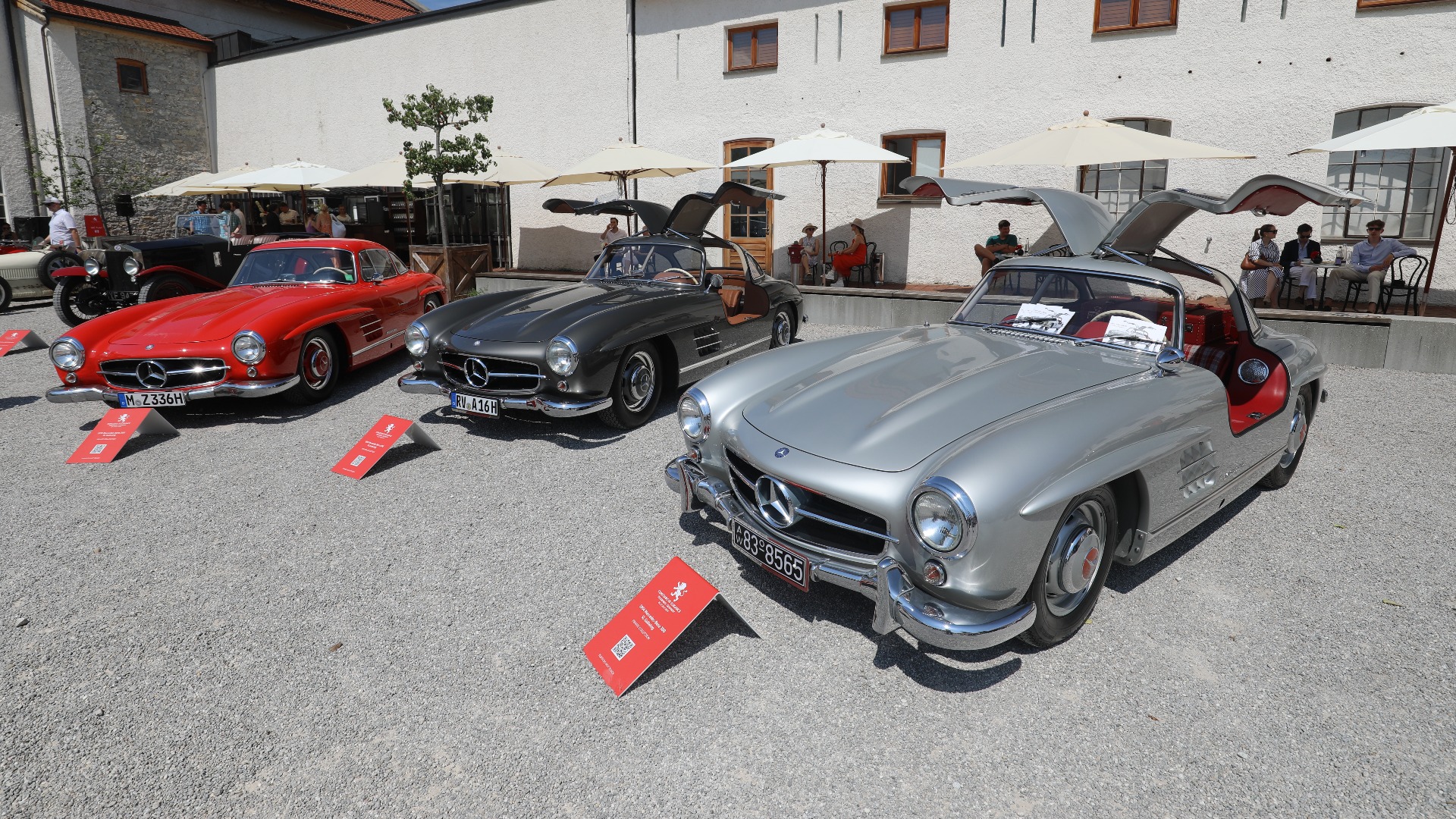 Legenden Mercedes-Benz 300SL fyller 70 år, og det ble selvsagt feiret og markert. 