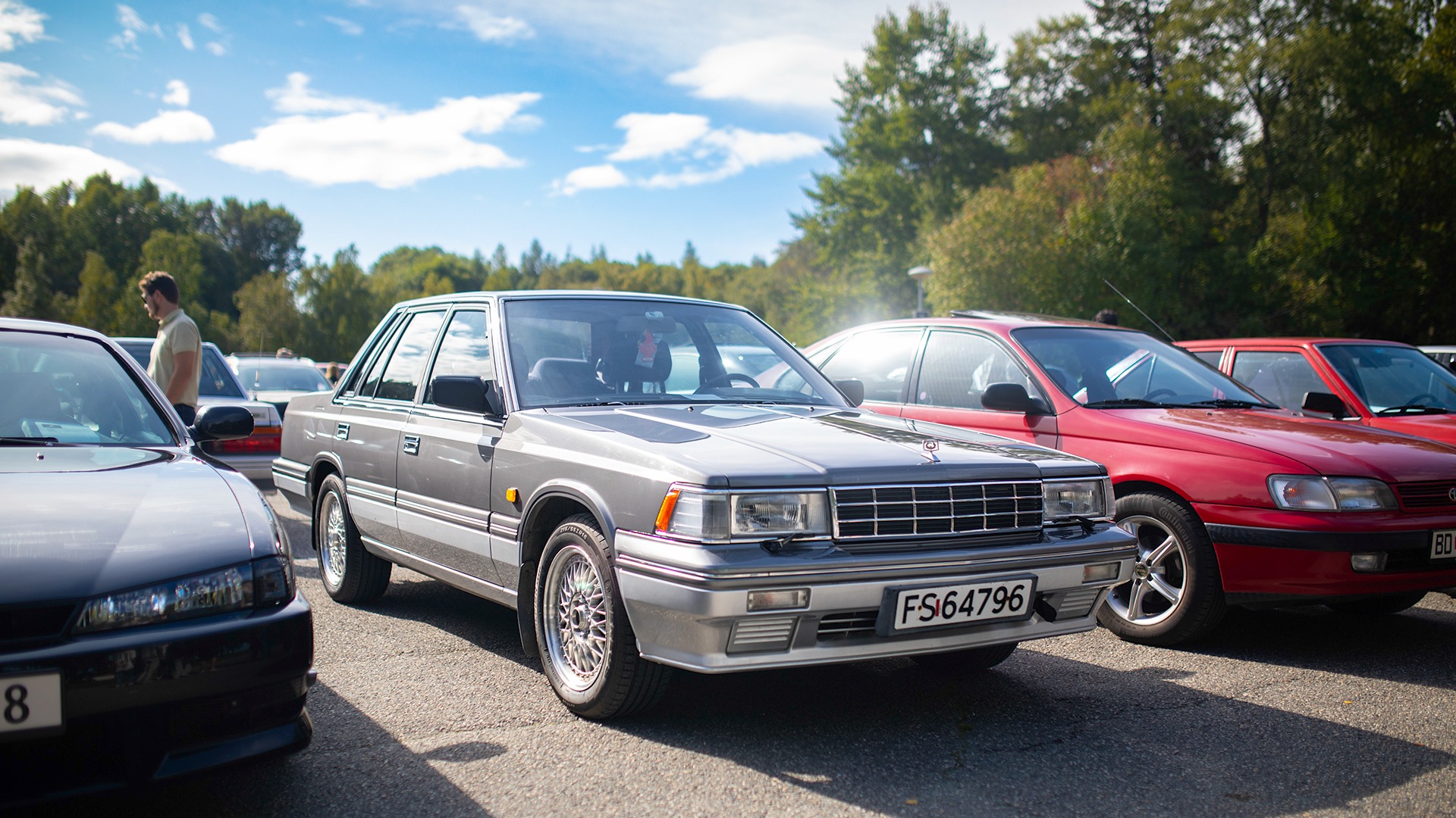 Det var ikke bare senket og ombygget bil i år heller. Se for eksempel på denne deilige gubbemobilen av en Nissan Laurel.