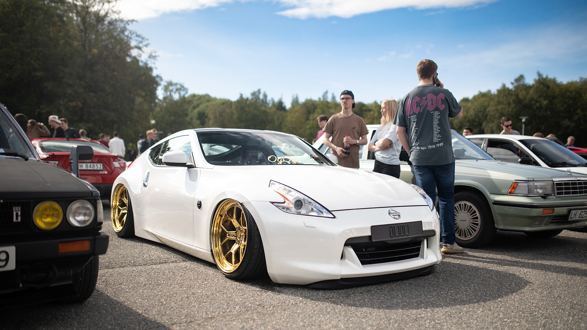 Dunderfin Nissan 370Z på luftfjæring. Felgene ble da bra pusset, de!