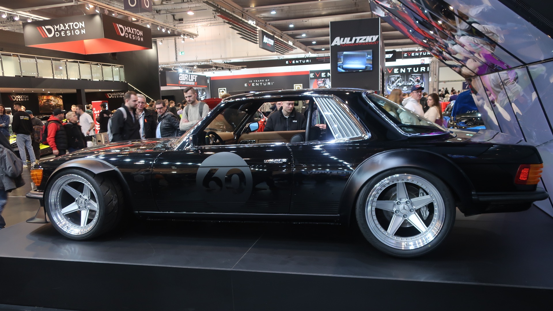 Superbøllete Mercedes-Benz SLC «Turbo Zwoel» med V12 Turbomotor og ekstrem bredding fra JP Performance.