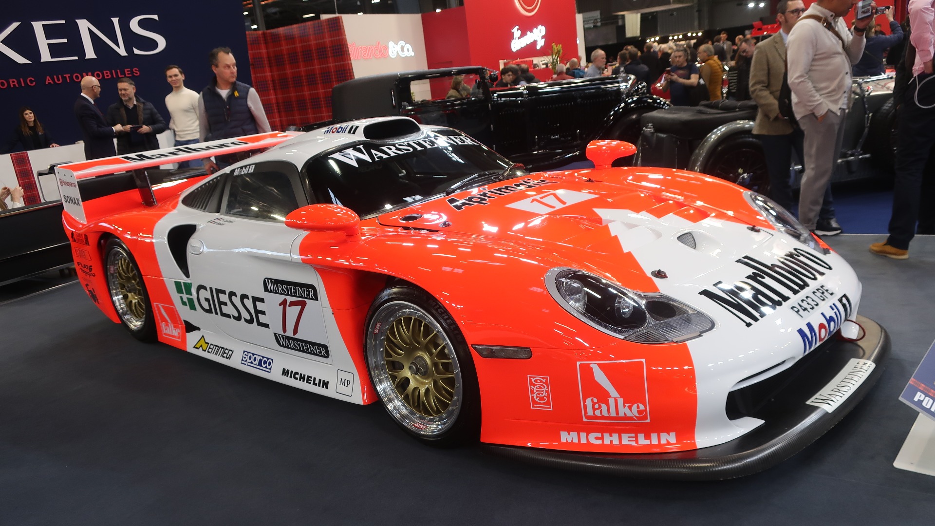 Marlboro reklame er alltid tøft, som her på denne 1997 Porsche 911 GT1 Evo, som deltok  i sportsvogn VM i 1997 og 1998.