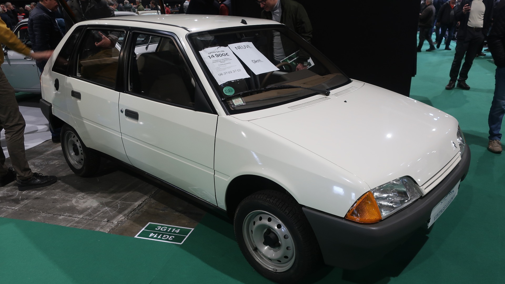 Denne måtte da bli solgt får man tro. 1988 Citroën AX som ny, med bare 65 km på telleren. For 14.900 Euro sikret du deg nybil for billige penger.