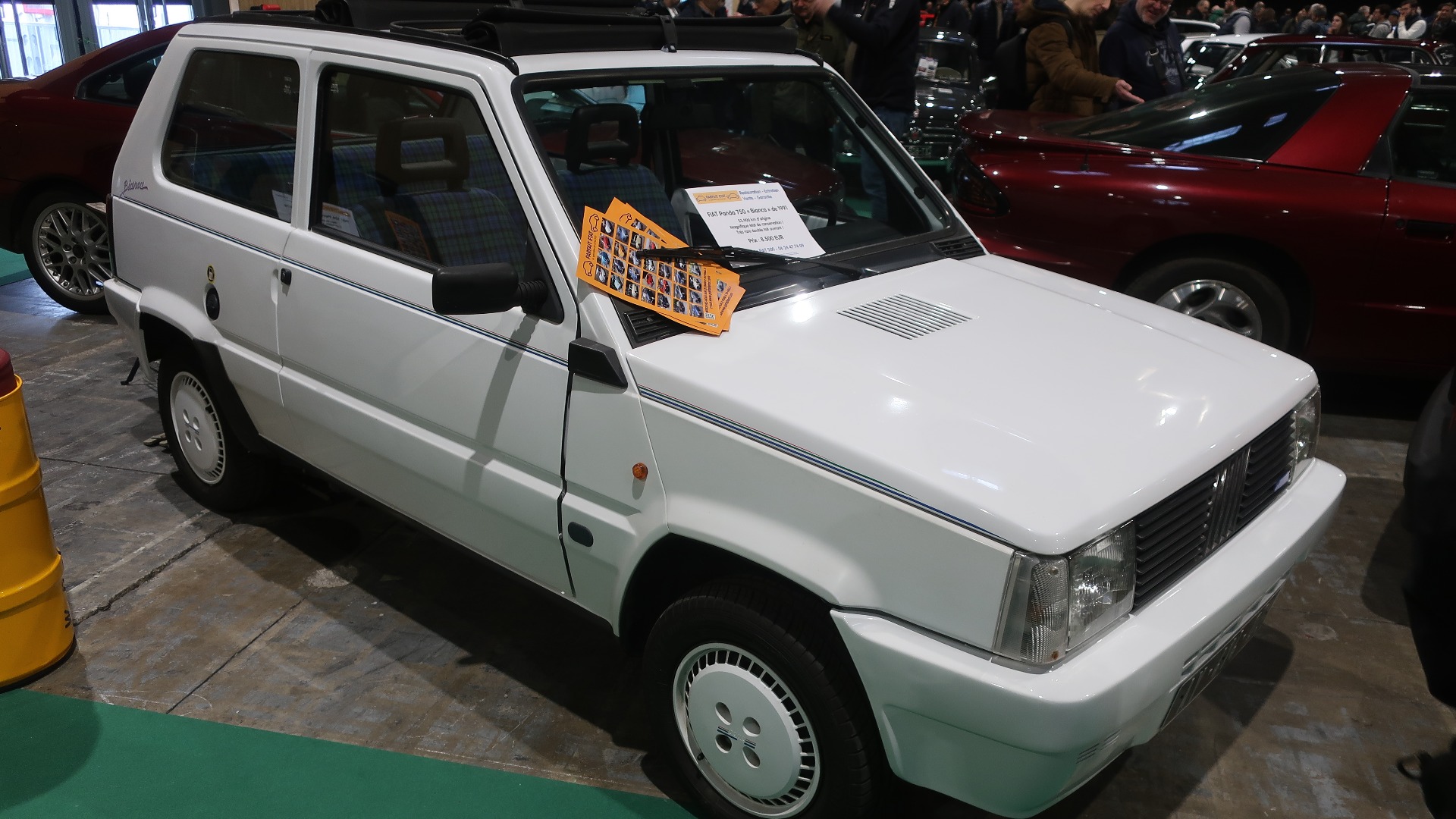 Italiensk sjarmør i form av en 1991 Fiat Panda Bianca med 54.000 km innabords. Pris særdeles hyggelige 8500 Euro.